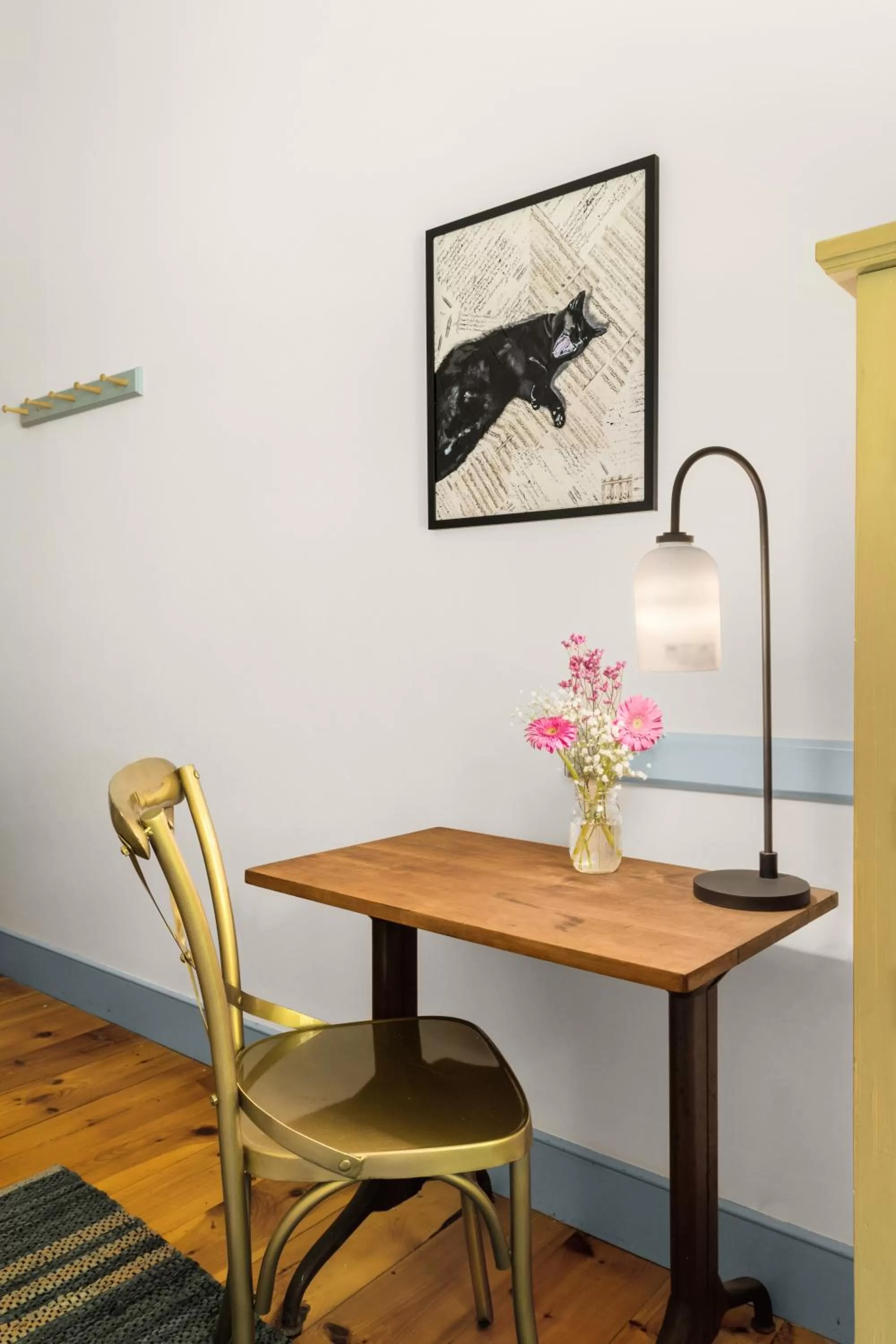 Seating area, Dining Area in Inn at Silver Maple Farm