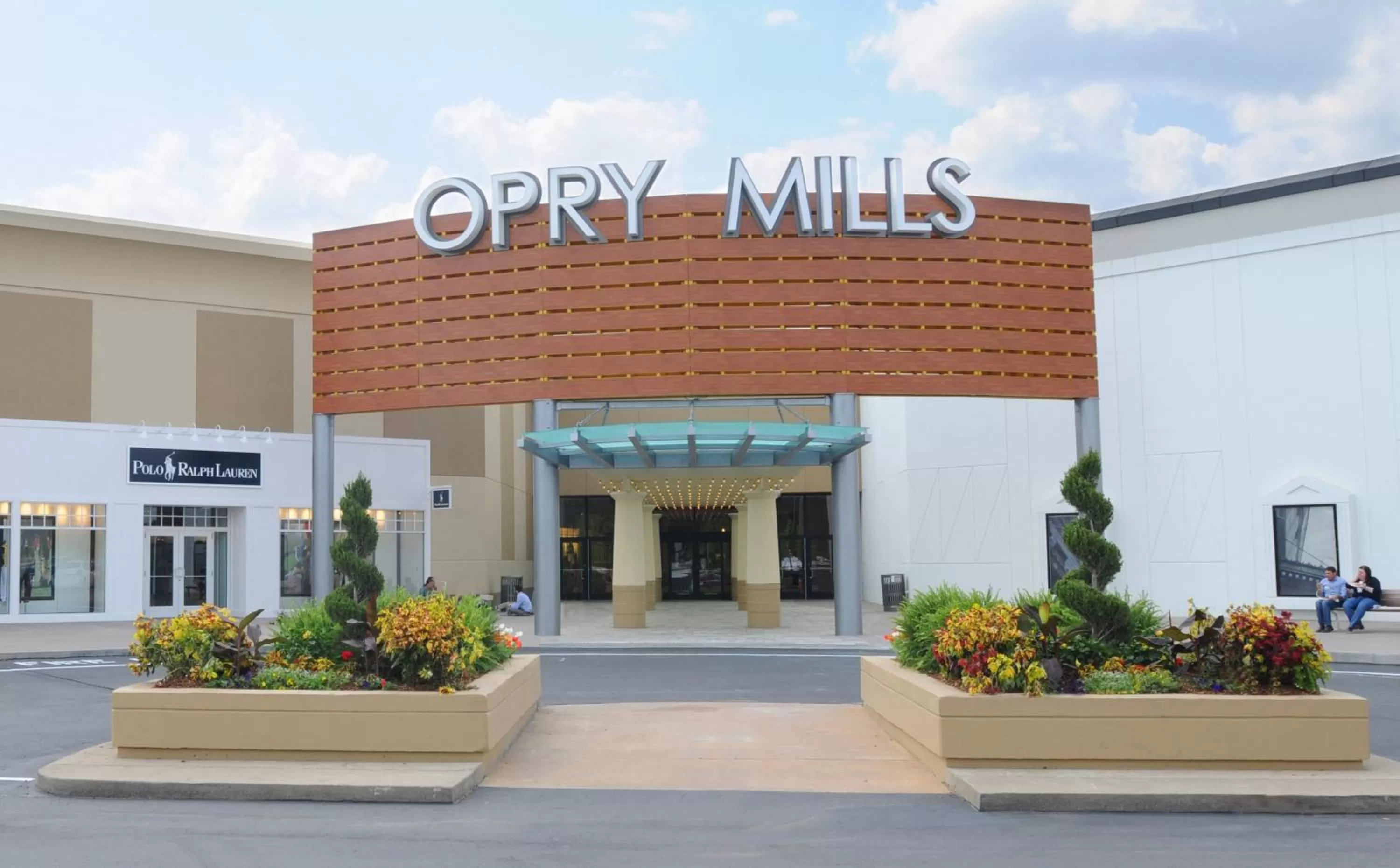 Property building in Country Inn & Suites by Radisson, Nashville, TN