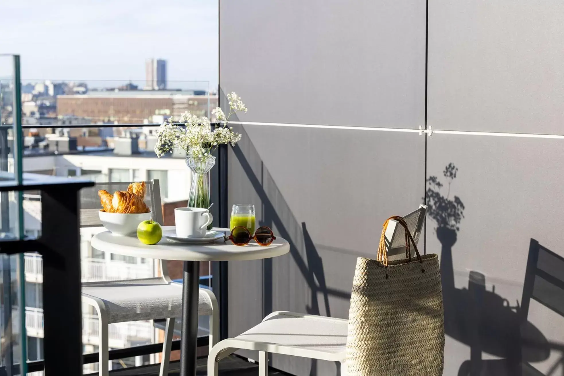 Junior Suite with Terrace in L-Avenue Junior Suite with Terrace in L-Avenue