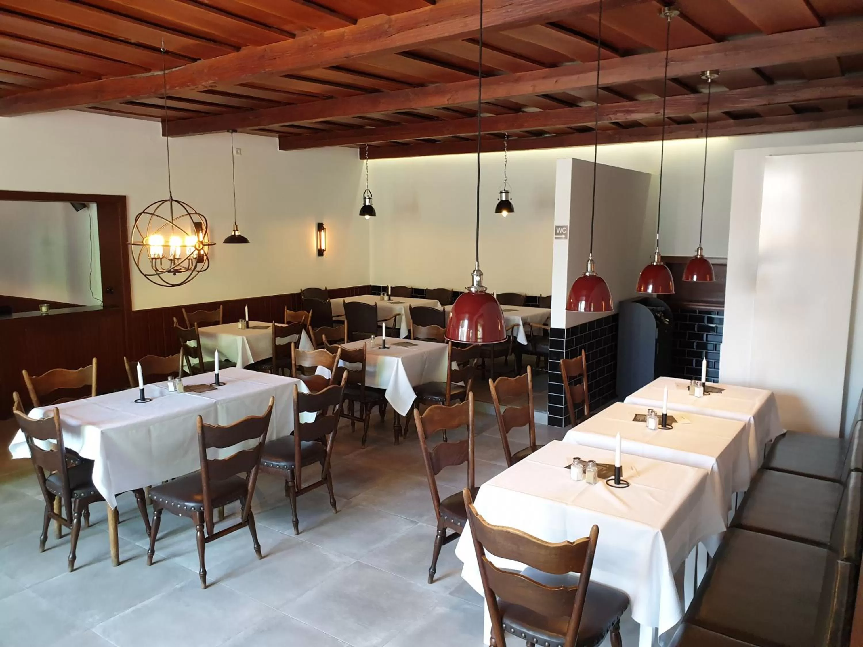 Restaurant/places to eat in El Capitan nähe Movie Park