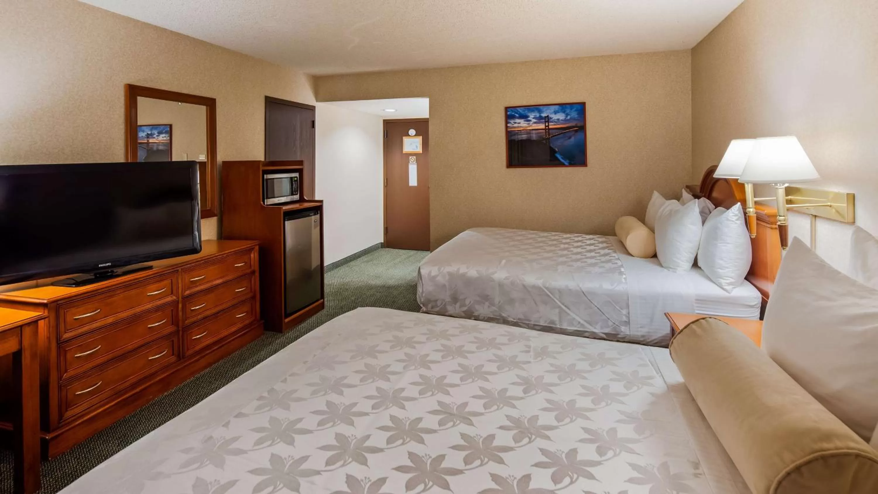 Bedroom, Bed in SureStay Plus Hotel by Best Western Reno Airport