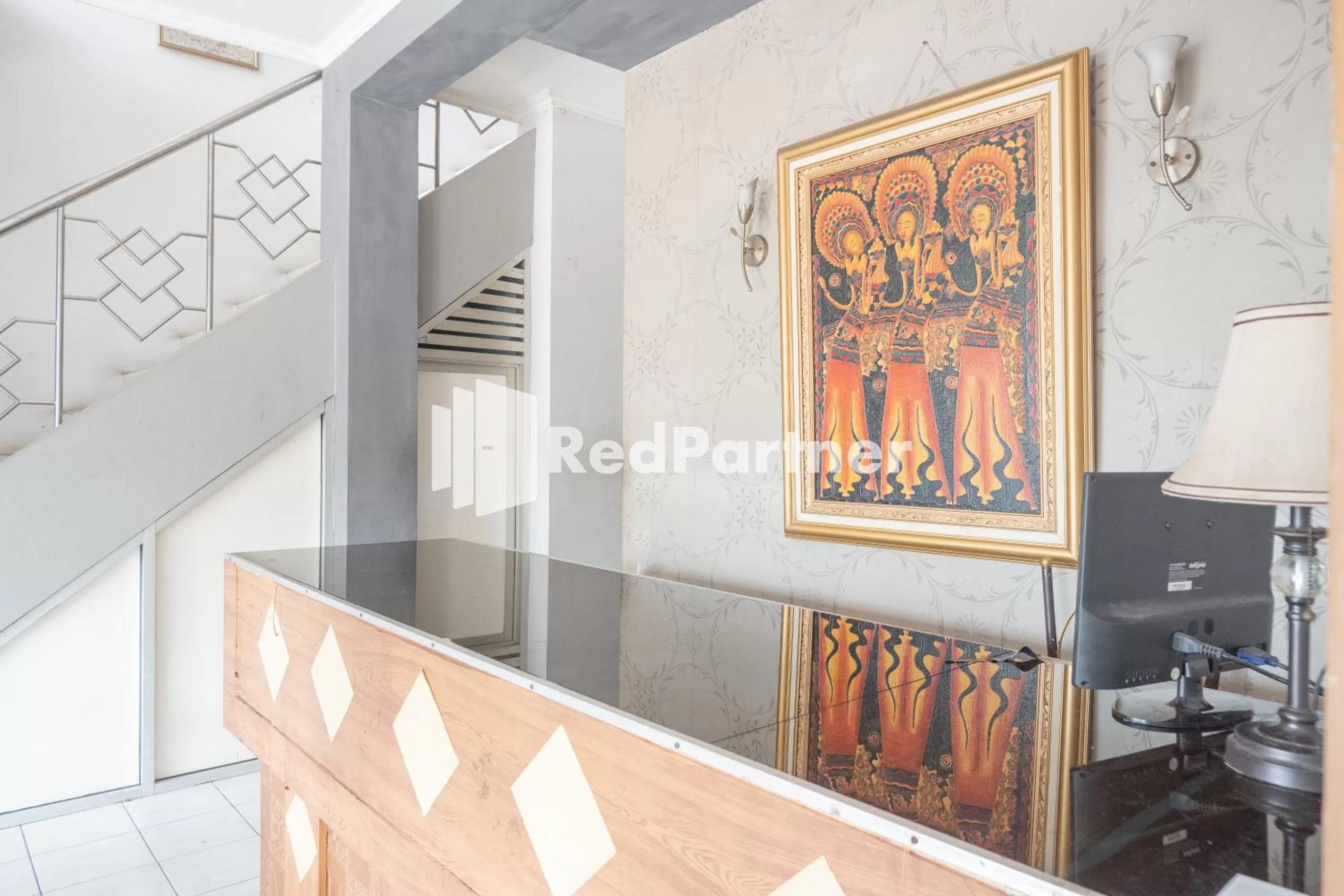 Lobby or reception, Lobby/Reception in Crown Residence near Tugu Yogyakarta RedPartner