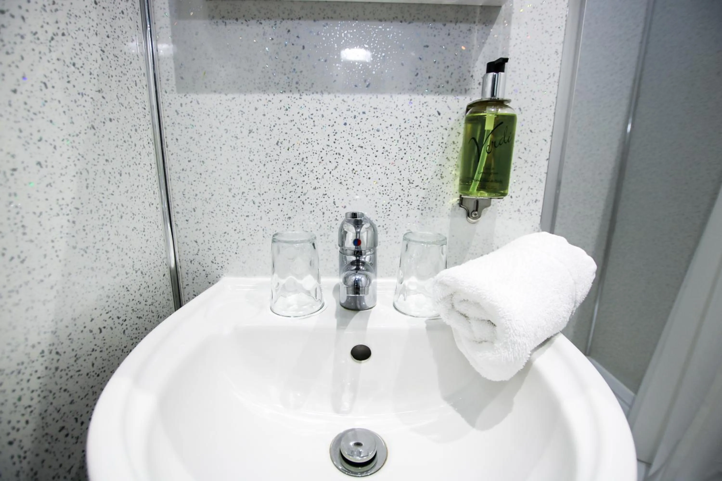 Bathroom in Brunswick Merchant City Hotel