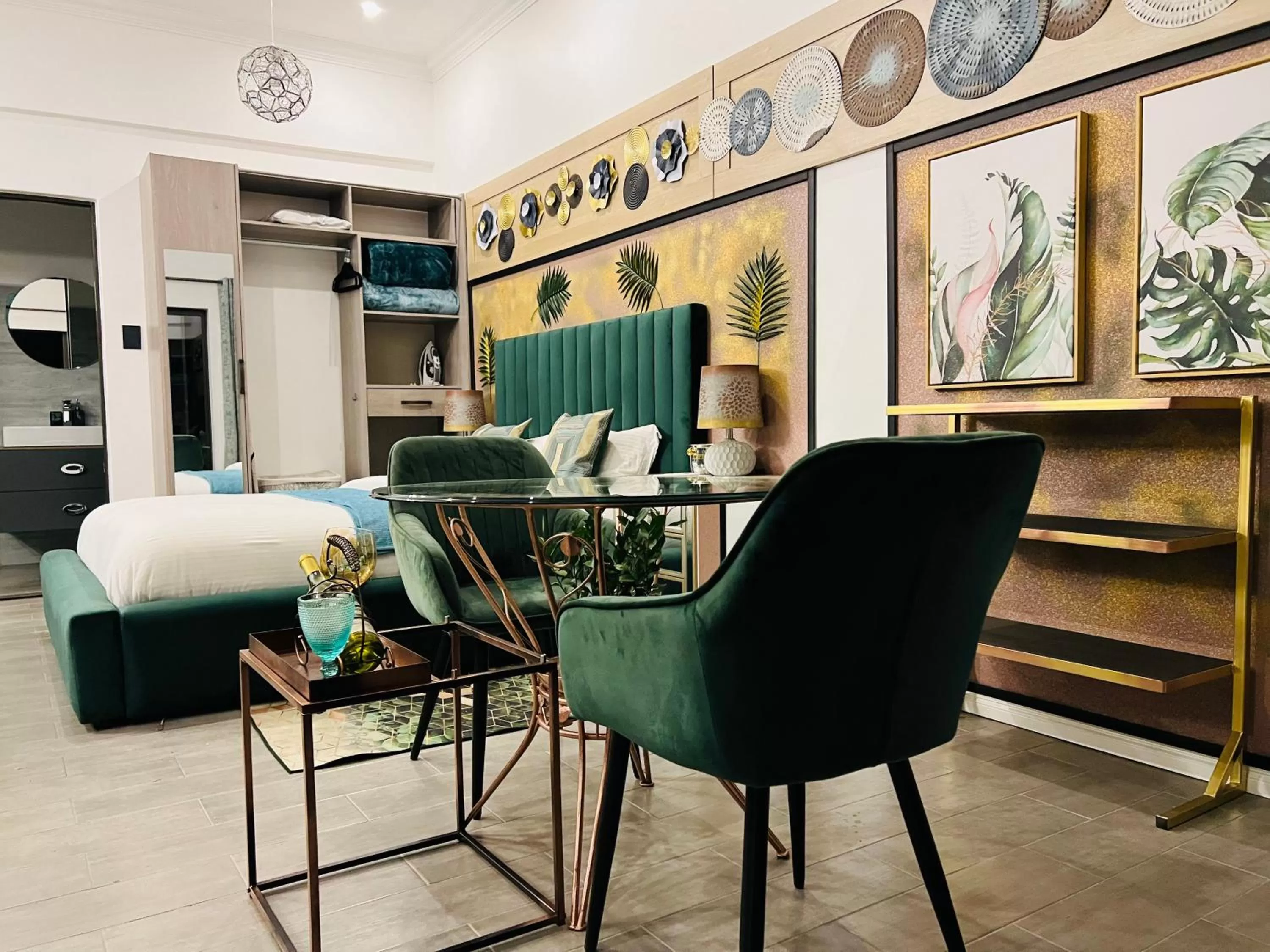 Seating Area in 24 On Basil Inventive suites