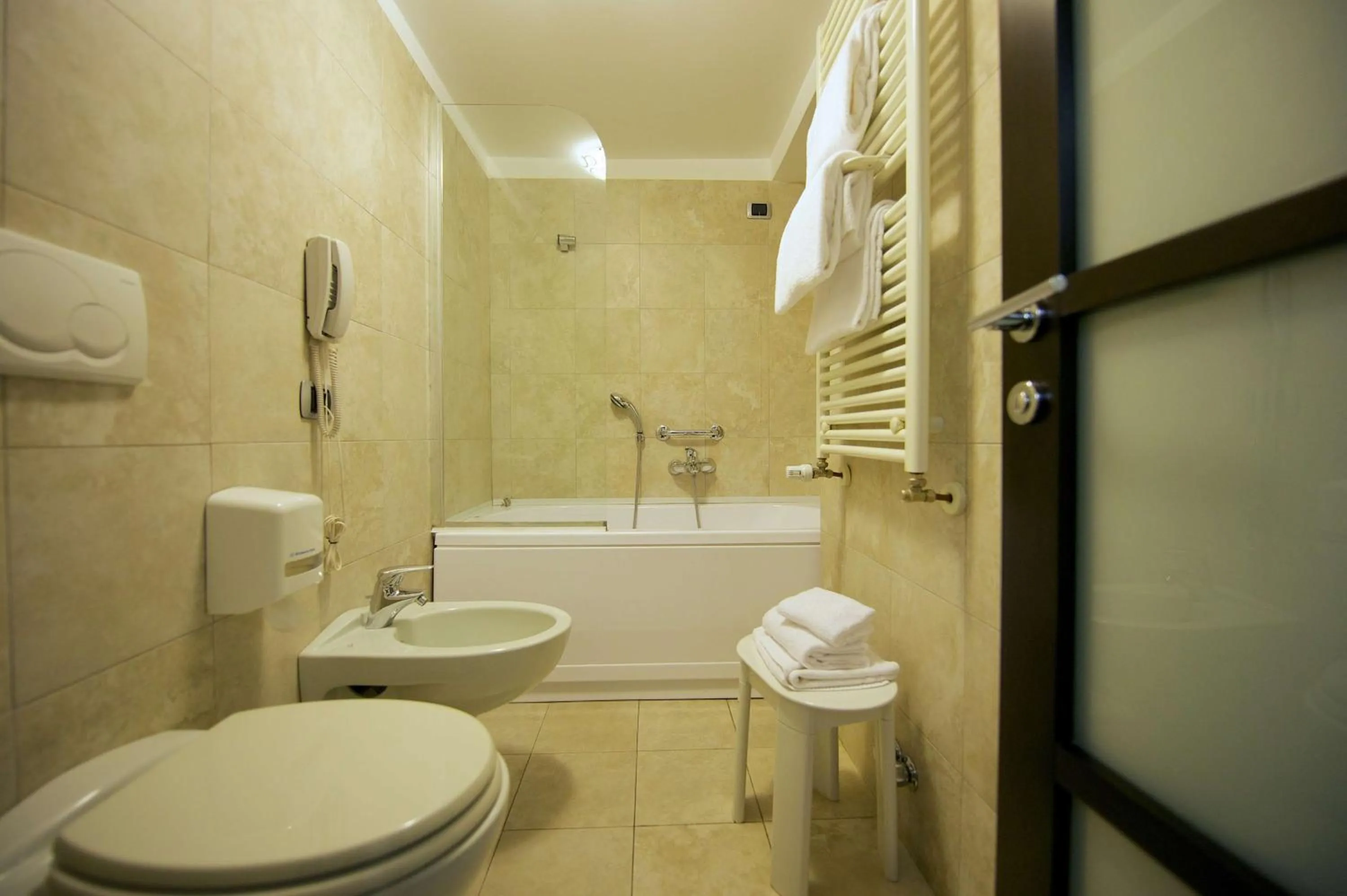 Toilet in Best Western Crystal Palace Hotel