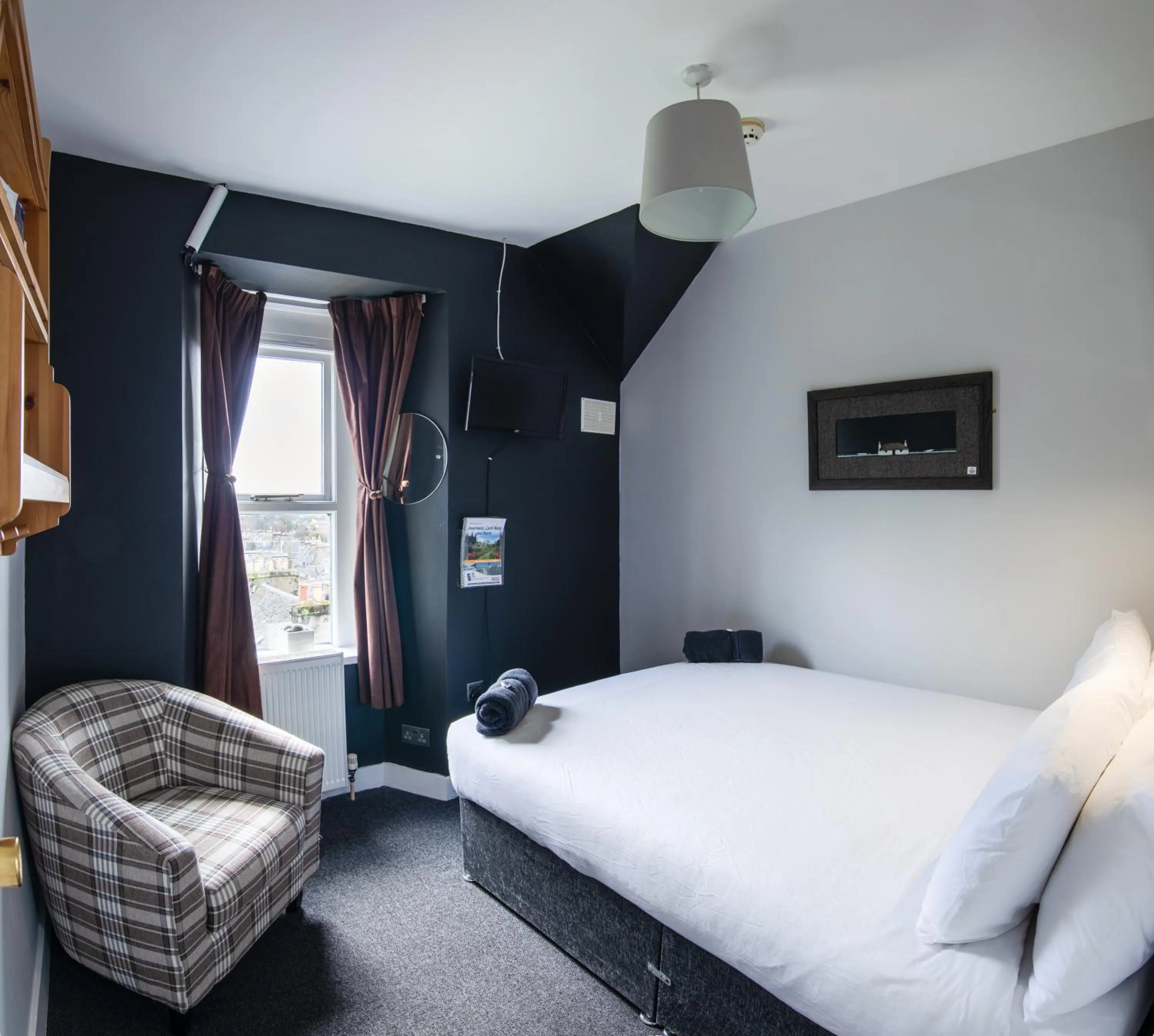 Photo of the whole room, Bed in Bazpackers