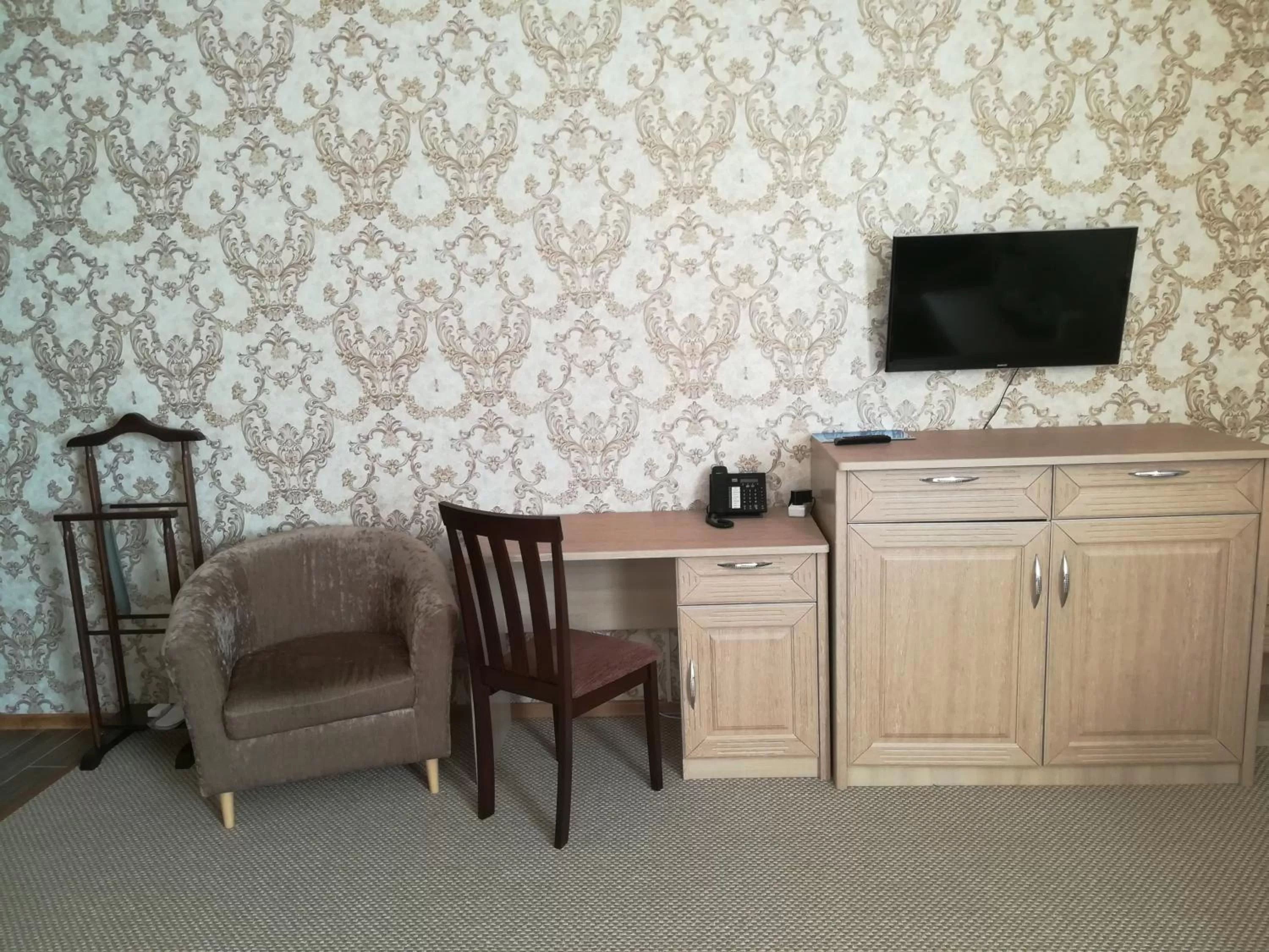 TV and multimedia in Hotel Bahetle