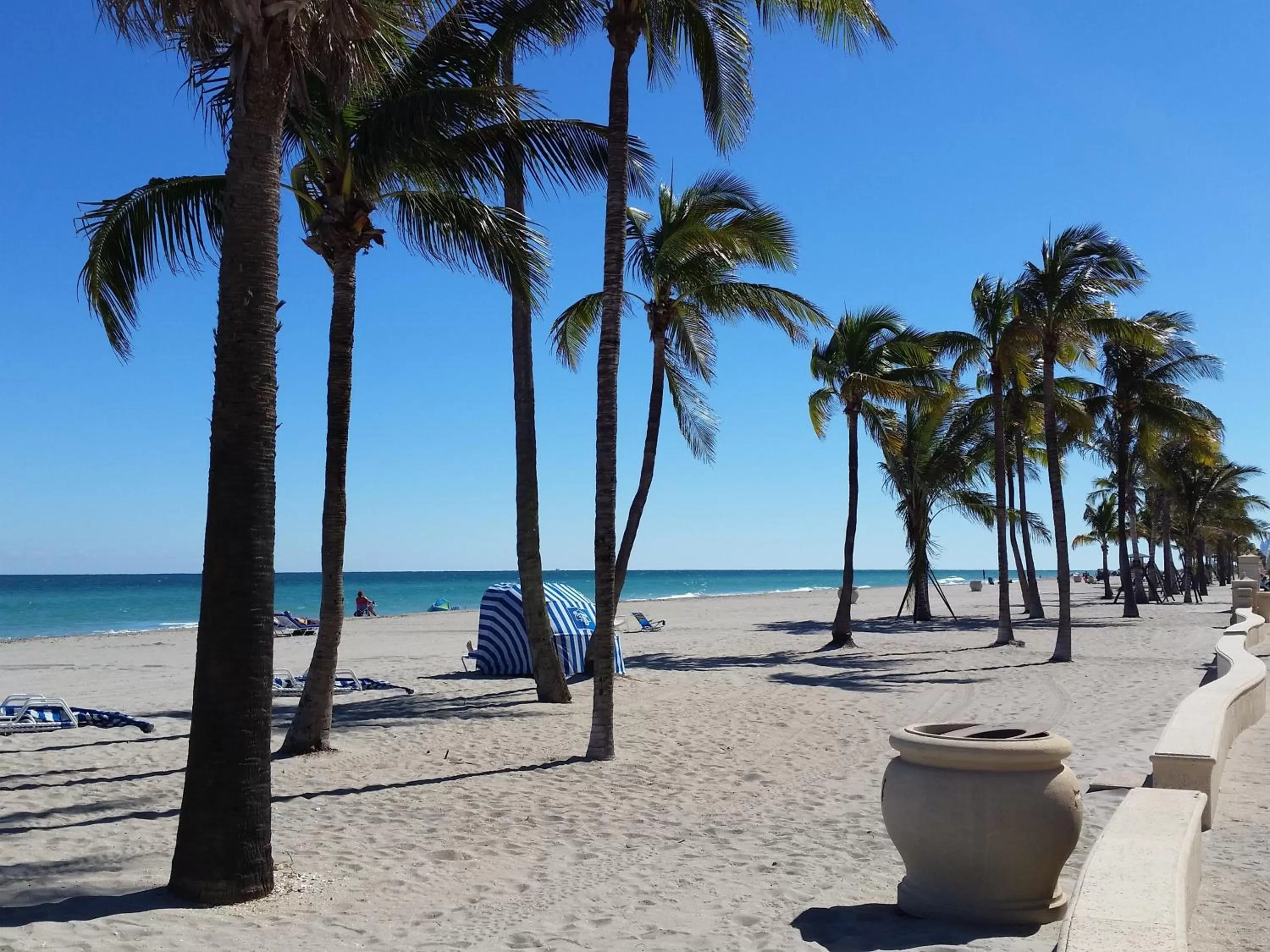 Beach in Hollywood Broadwalk Oceanside Hotel
