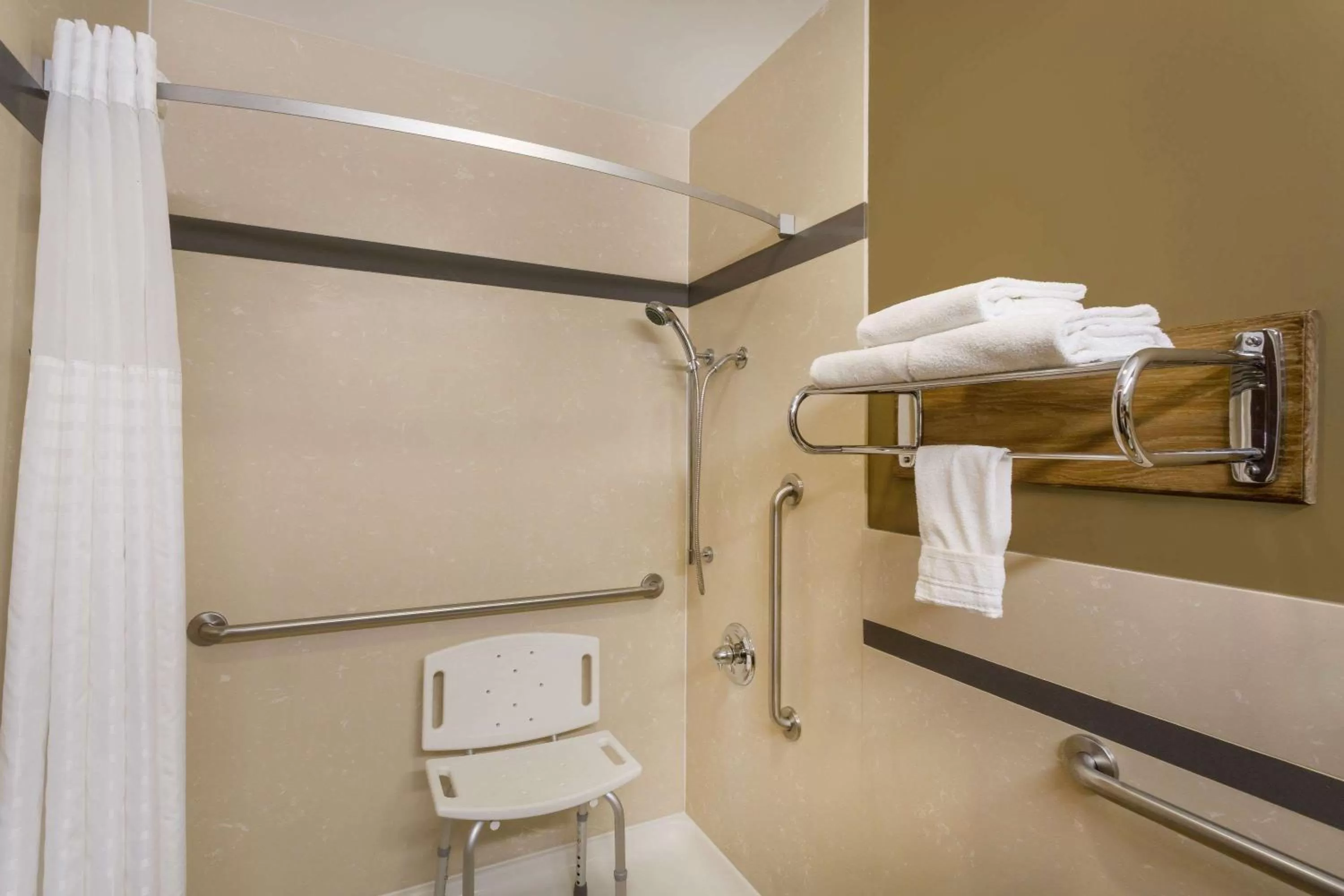 Shower in Super 8 by Wyndham Martinez