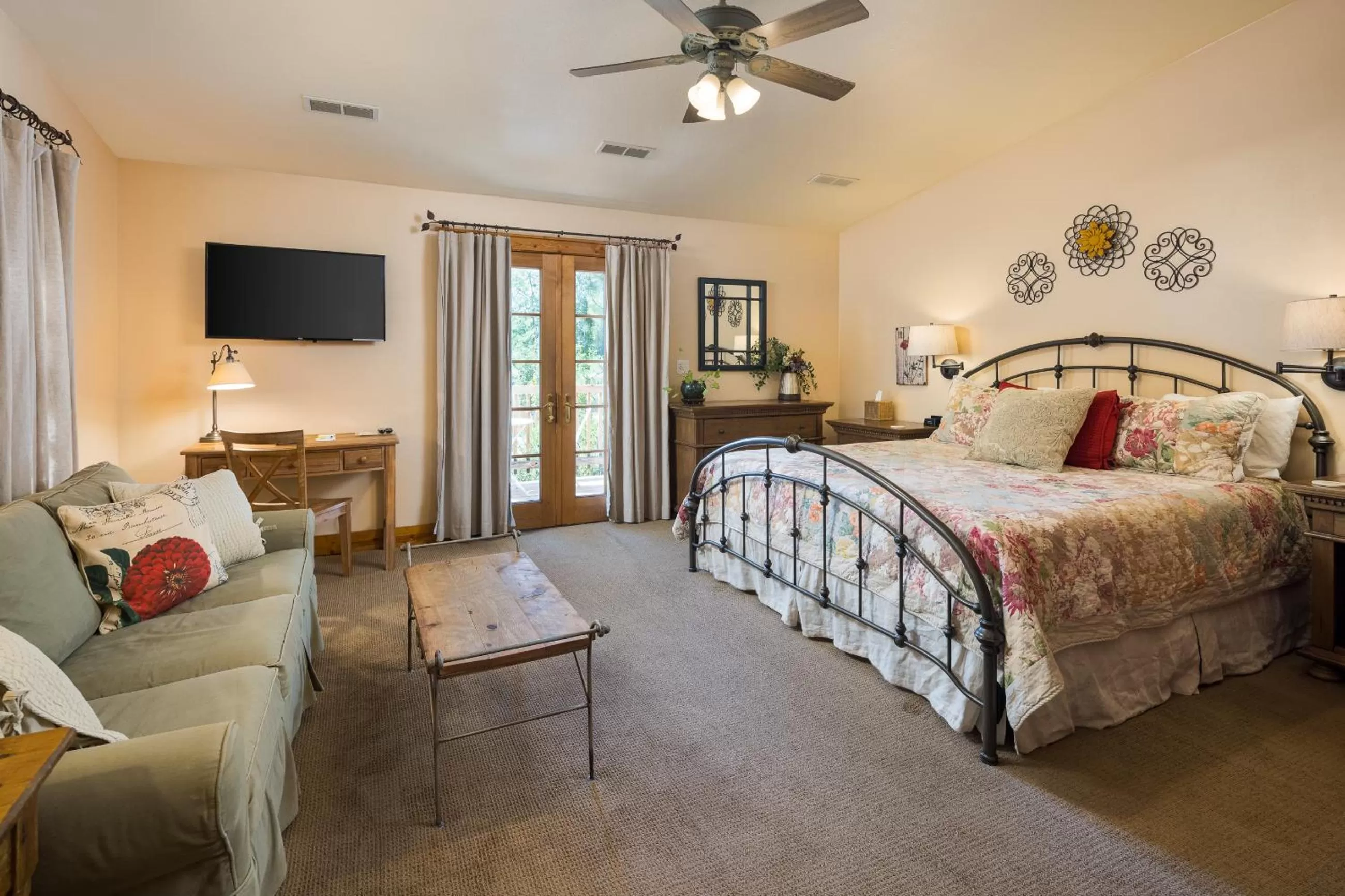 Bedroom in Sunflower Hill Inn