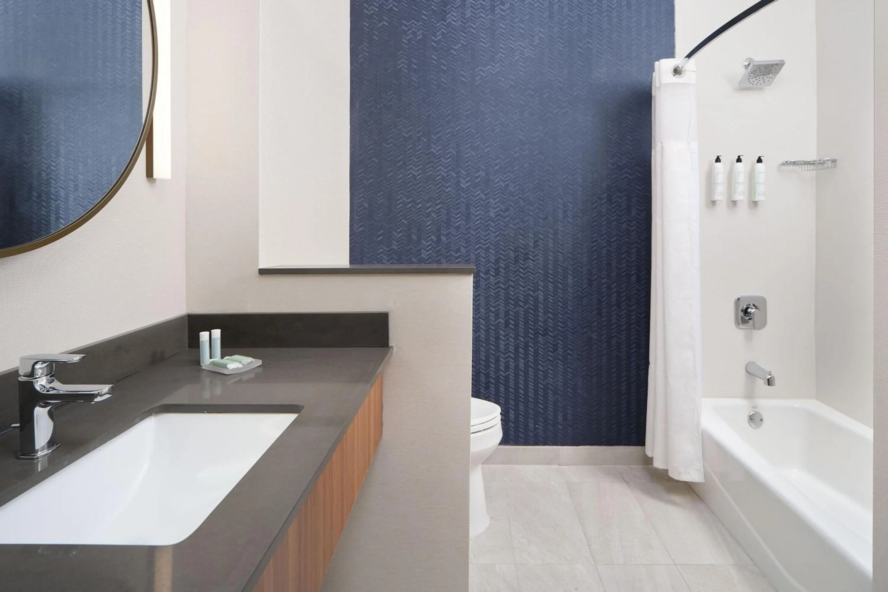 Bathroom in Fairfield Inn & Suites by Marriott Fort Lauderdale Northwest