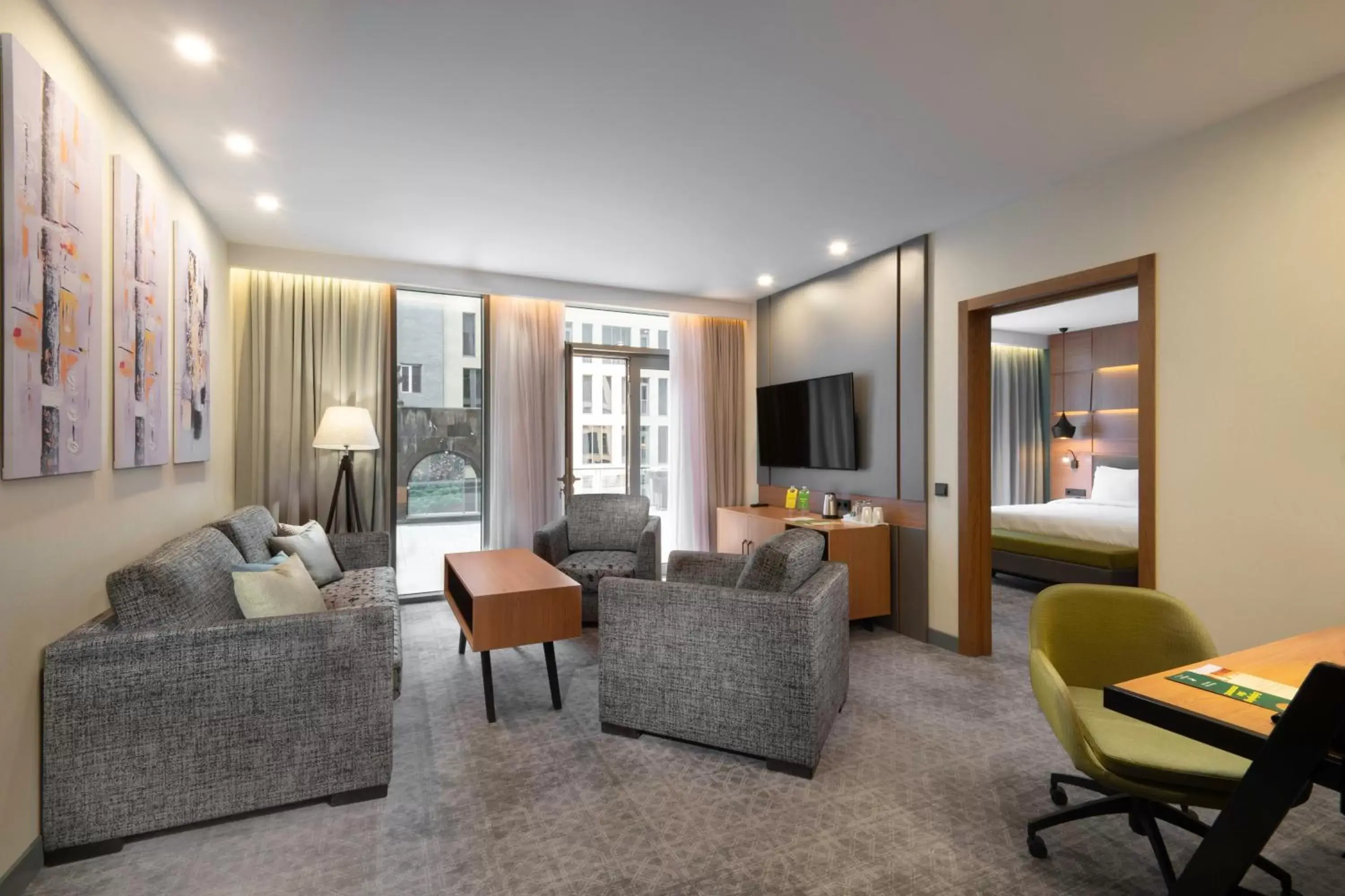 One-Bedroom King Suite in Holiday Inn Yerevan - Republic Square by IHG One-Bedroom King Suite in Holiday Inn Yerevan - Republic Square by IHG