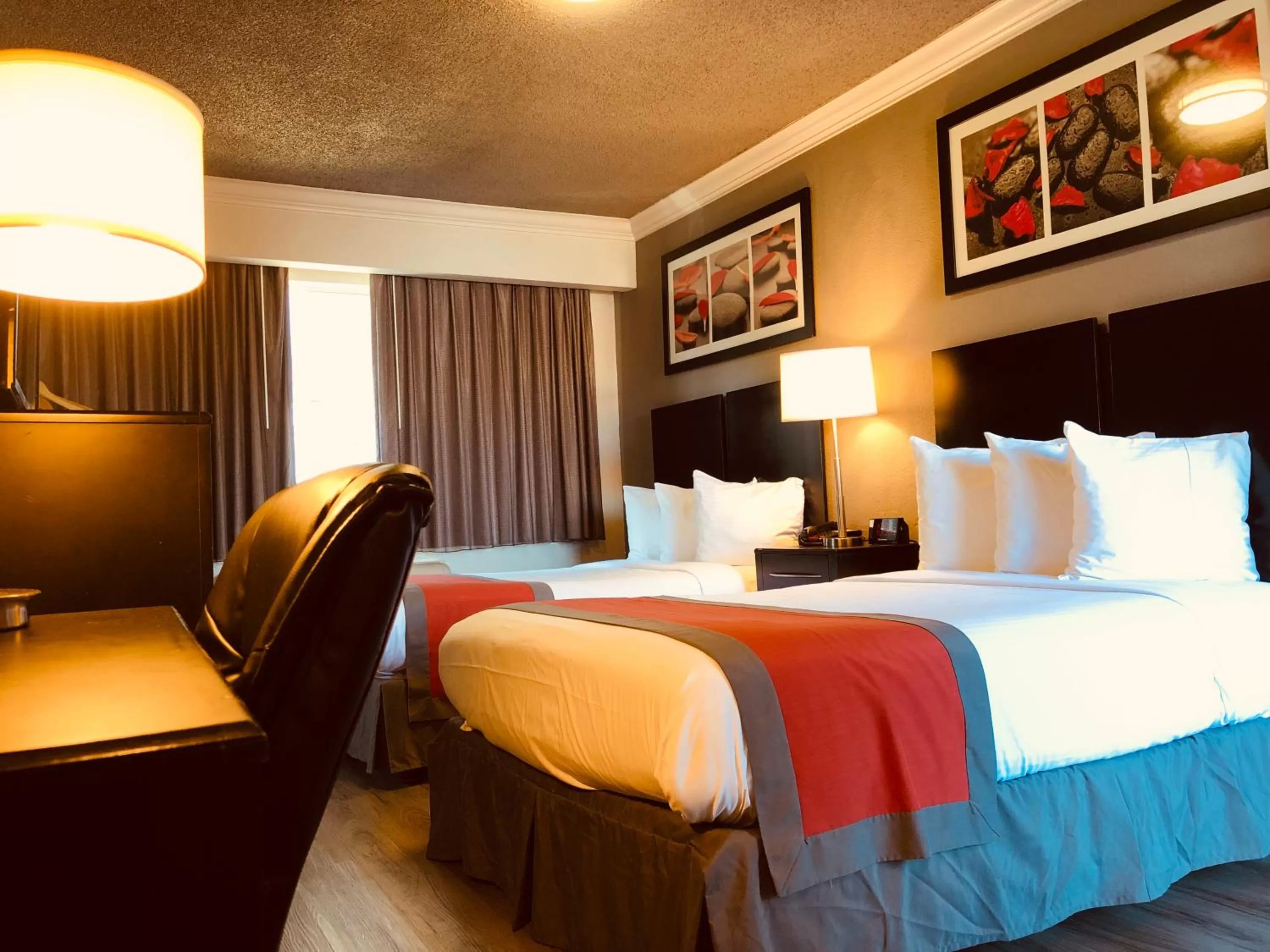 Photo of the whole room, Bed in The Lexmar - Dodger Stadium Hollywood