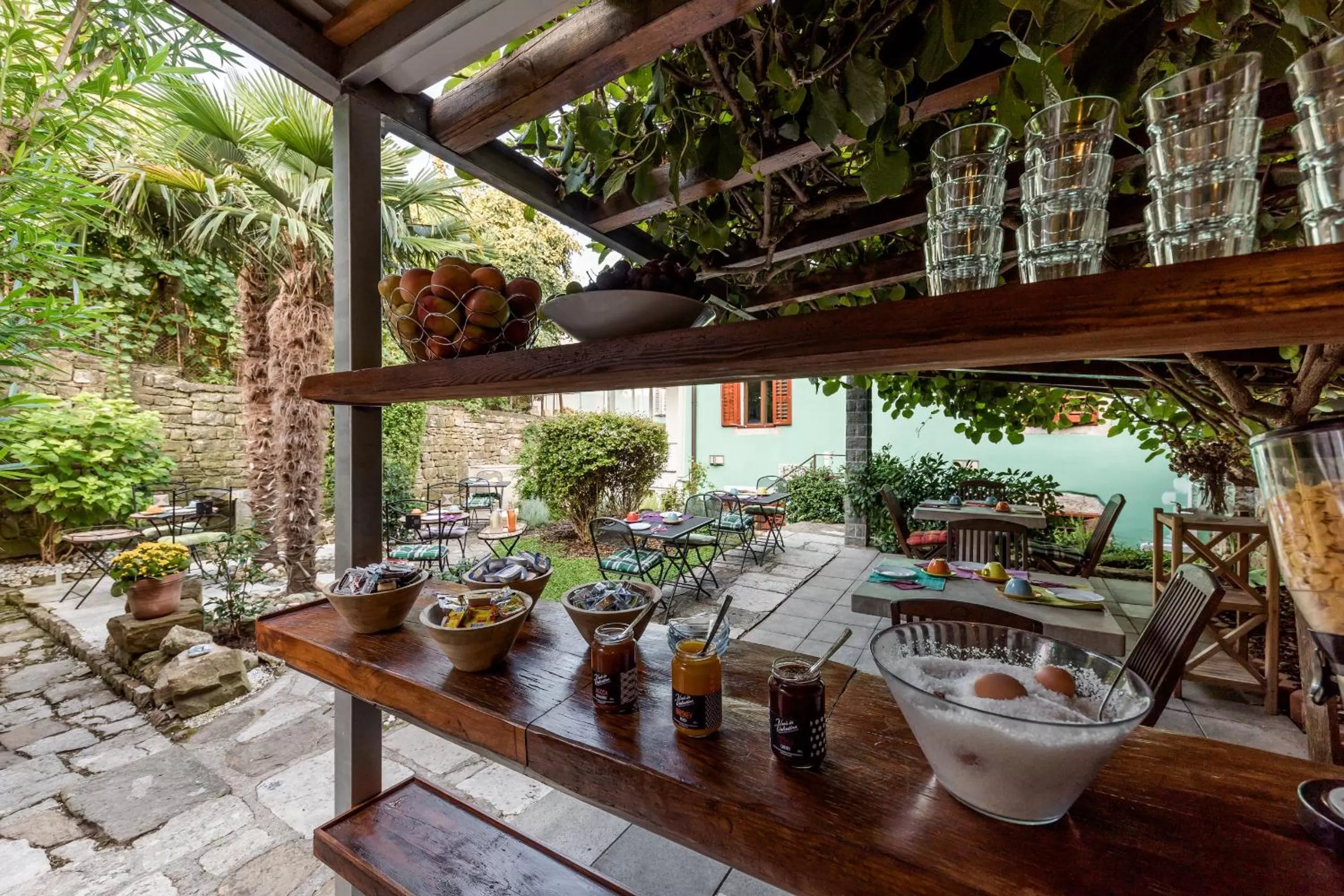 Garden in Miracolo di Mare Retro