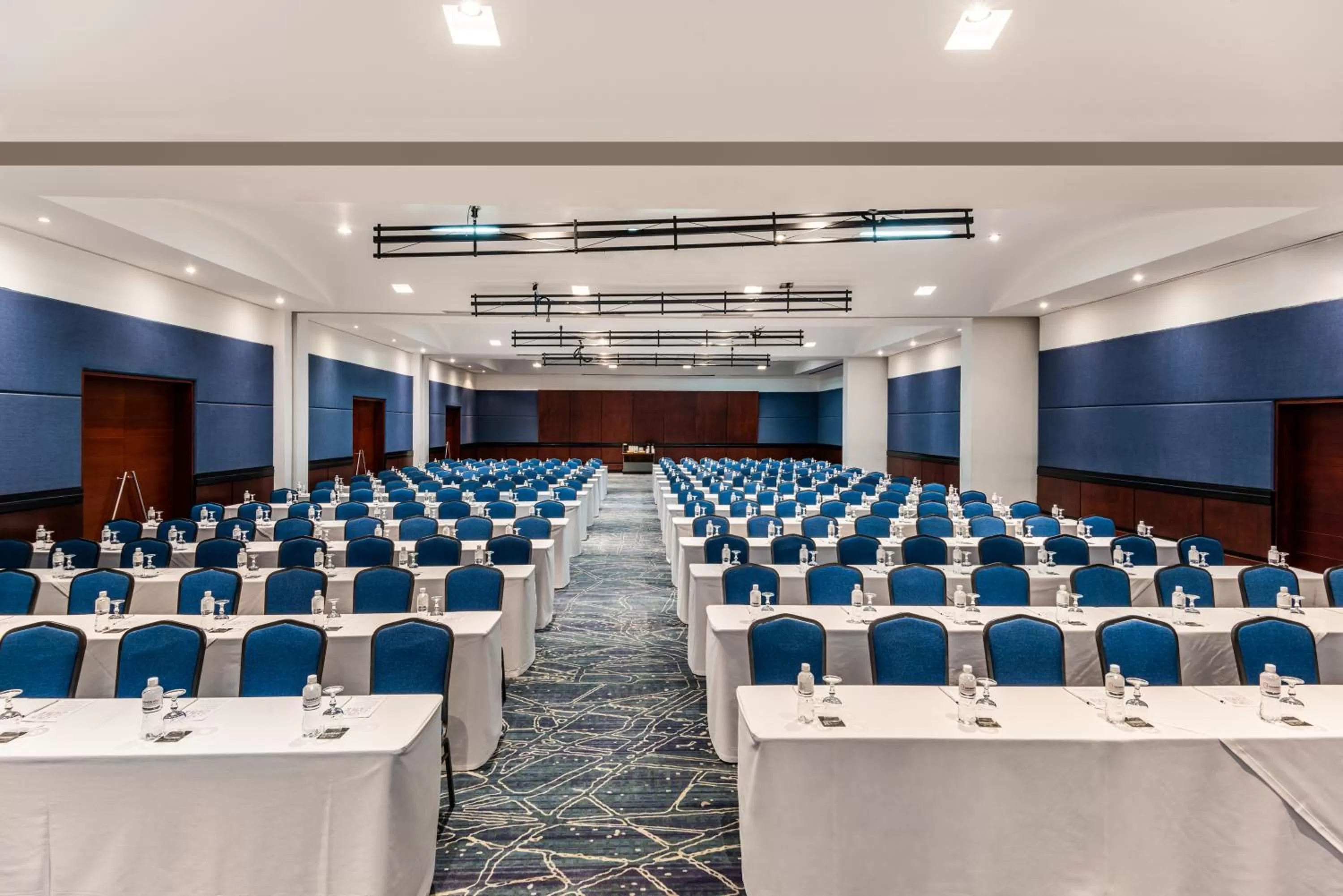 Meeting/conference room in Cosmos 100 Hotel & Centro de Convenciones - Hoteles Cosmos