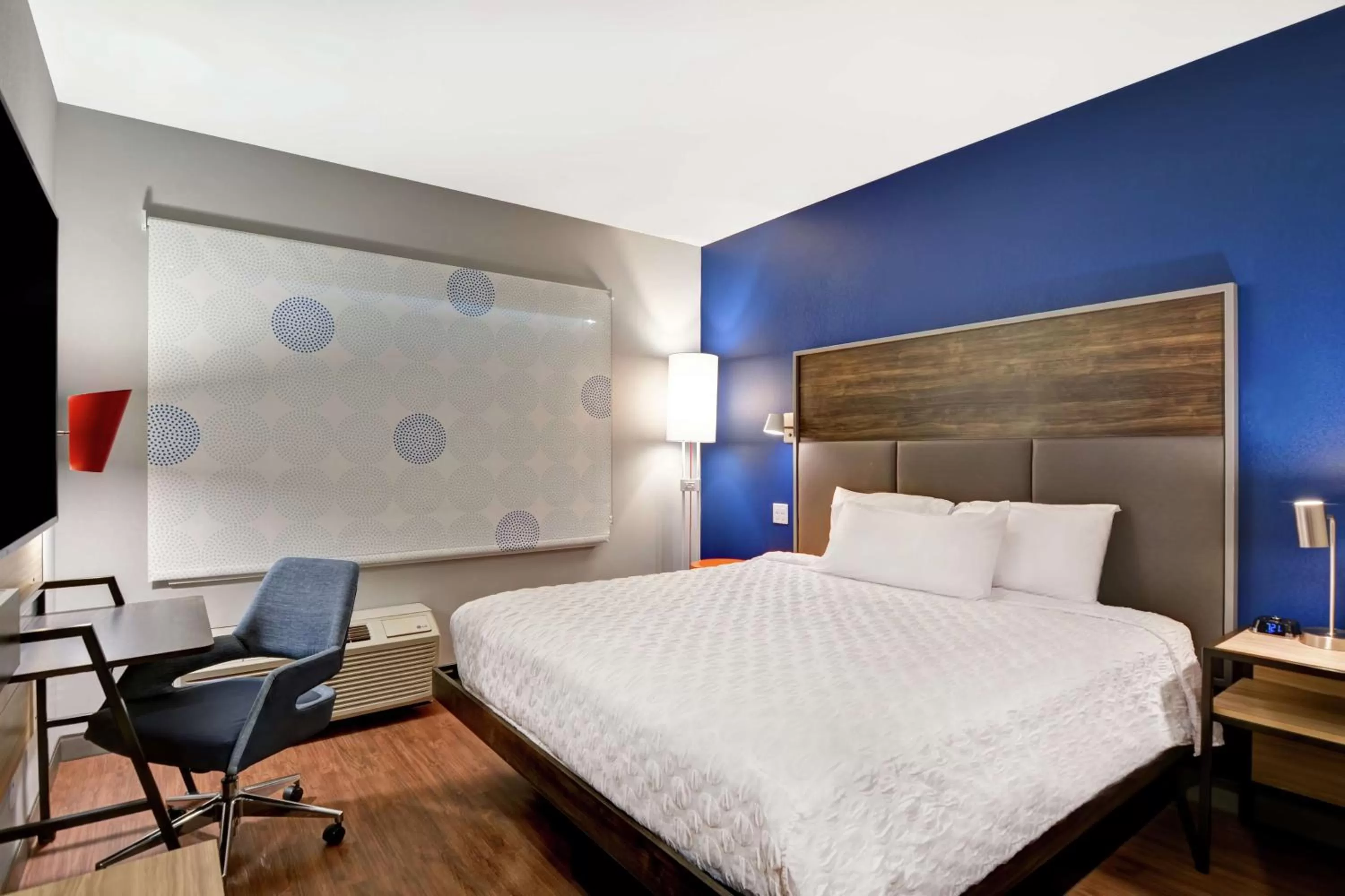 Bedroom, Bed in Tru By Hilton Idaho Falls Id