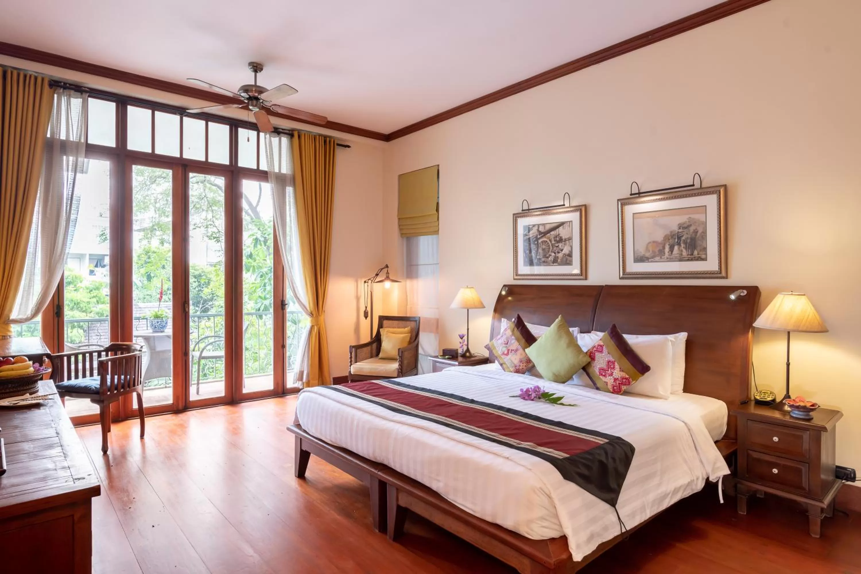 Bed in Ariyasom Villa