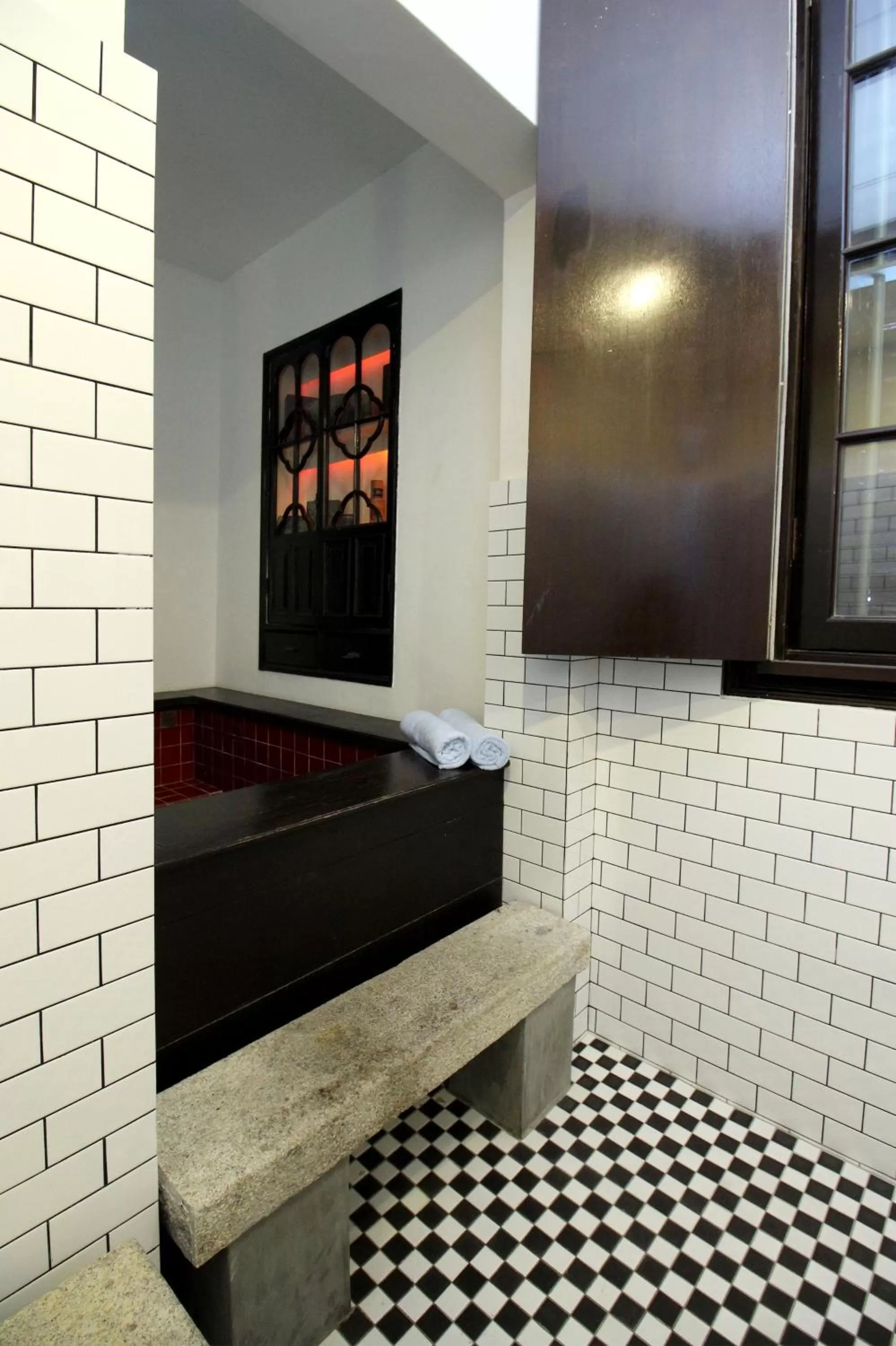 Bathroom, Bed in Cheong Fatt Tze - The Blue Mansion