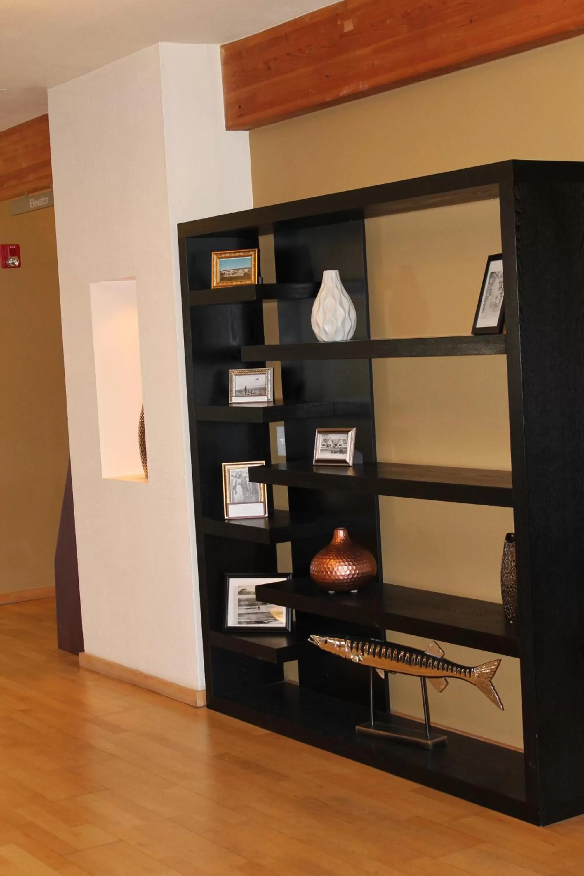 Decorative detail in Inn at Wecoma