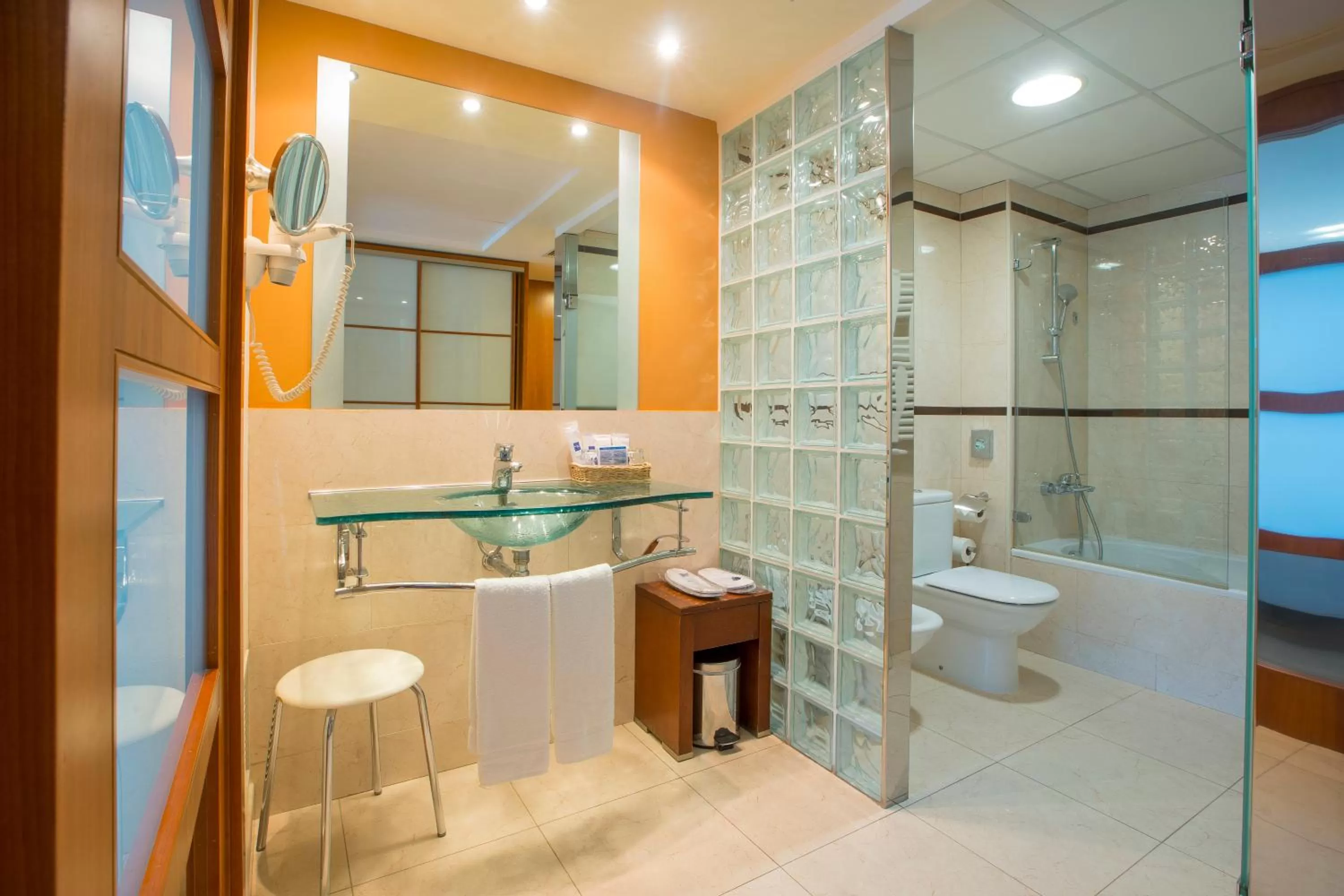 Bathroom in Miami Mar - Boutique Hotel & Restaurante