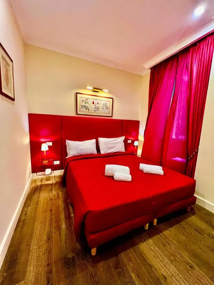 Bed in Quirinale luxury suite Roma