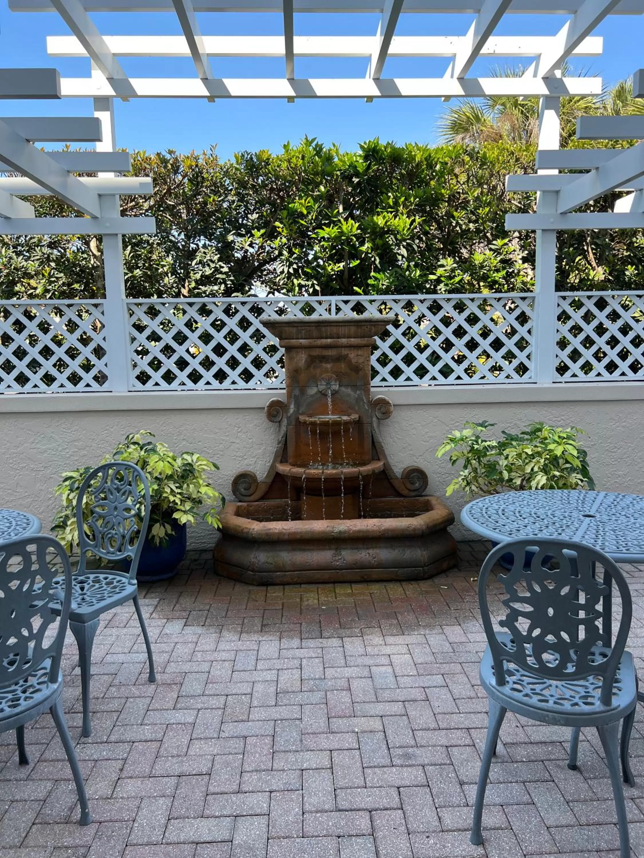 Patio in The Capri Inn