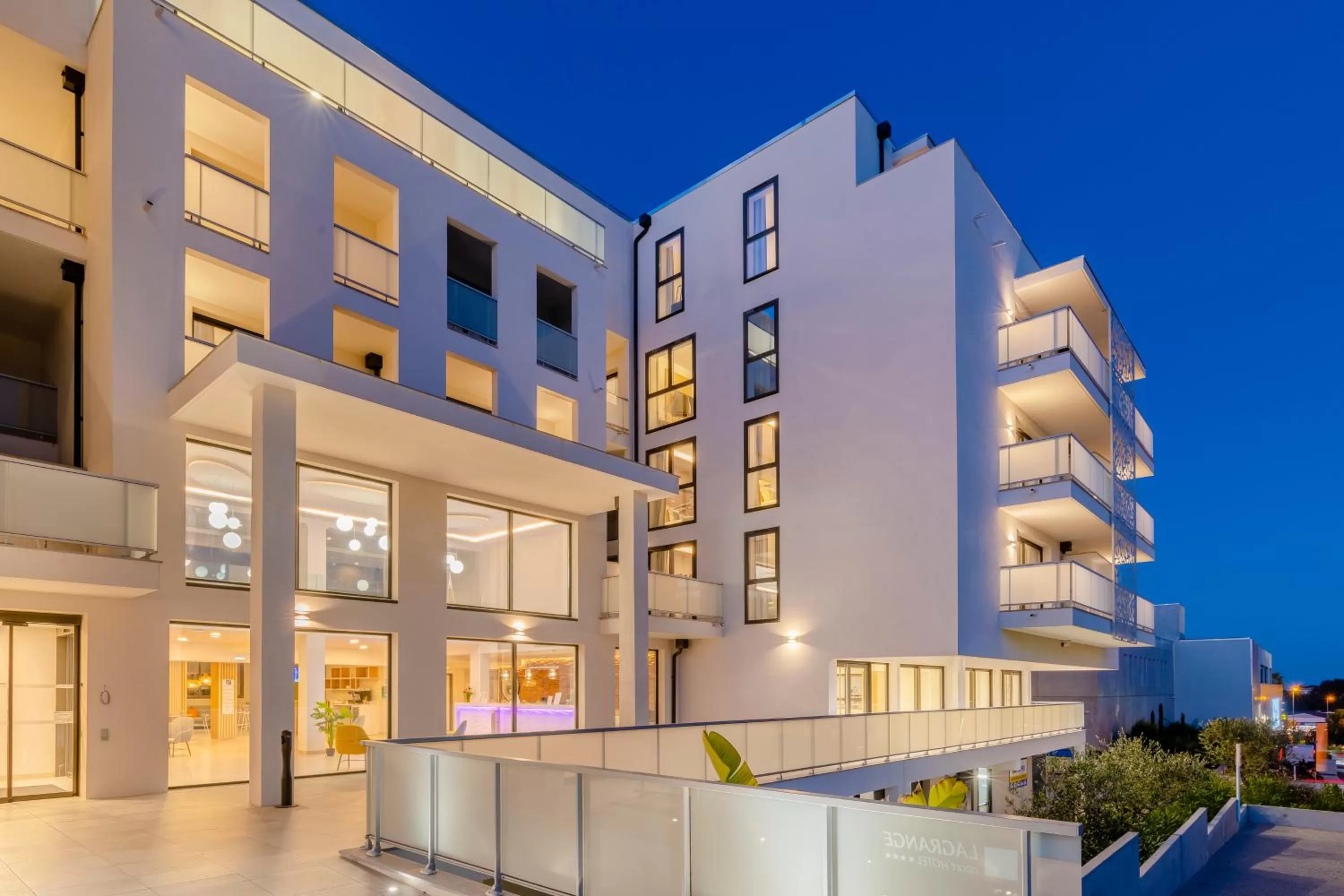 Property building in Lagrange Apart'Hôtel Antibes Olympie