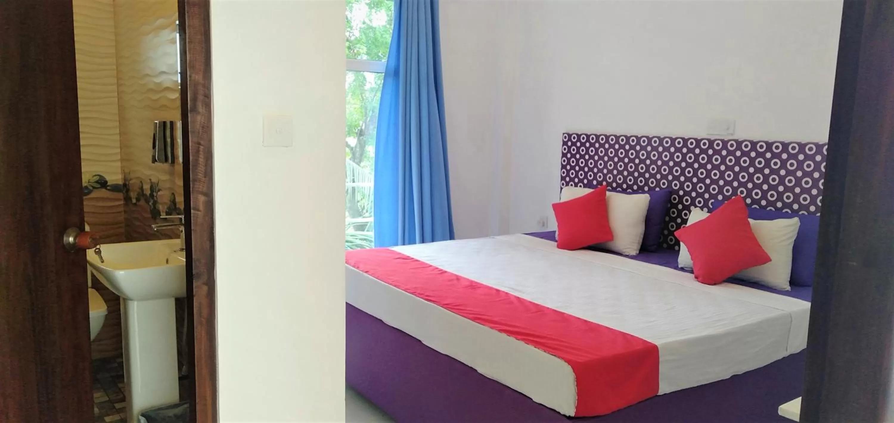 Photo of the whole room, Bed in Ocean Bay Surf Resort Weligama