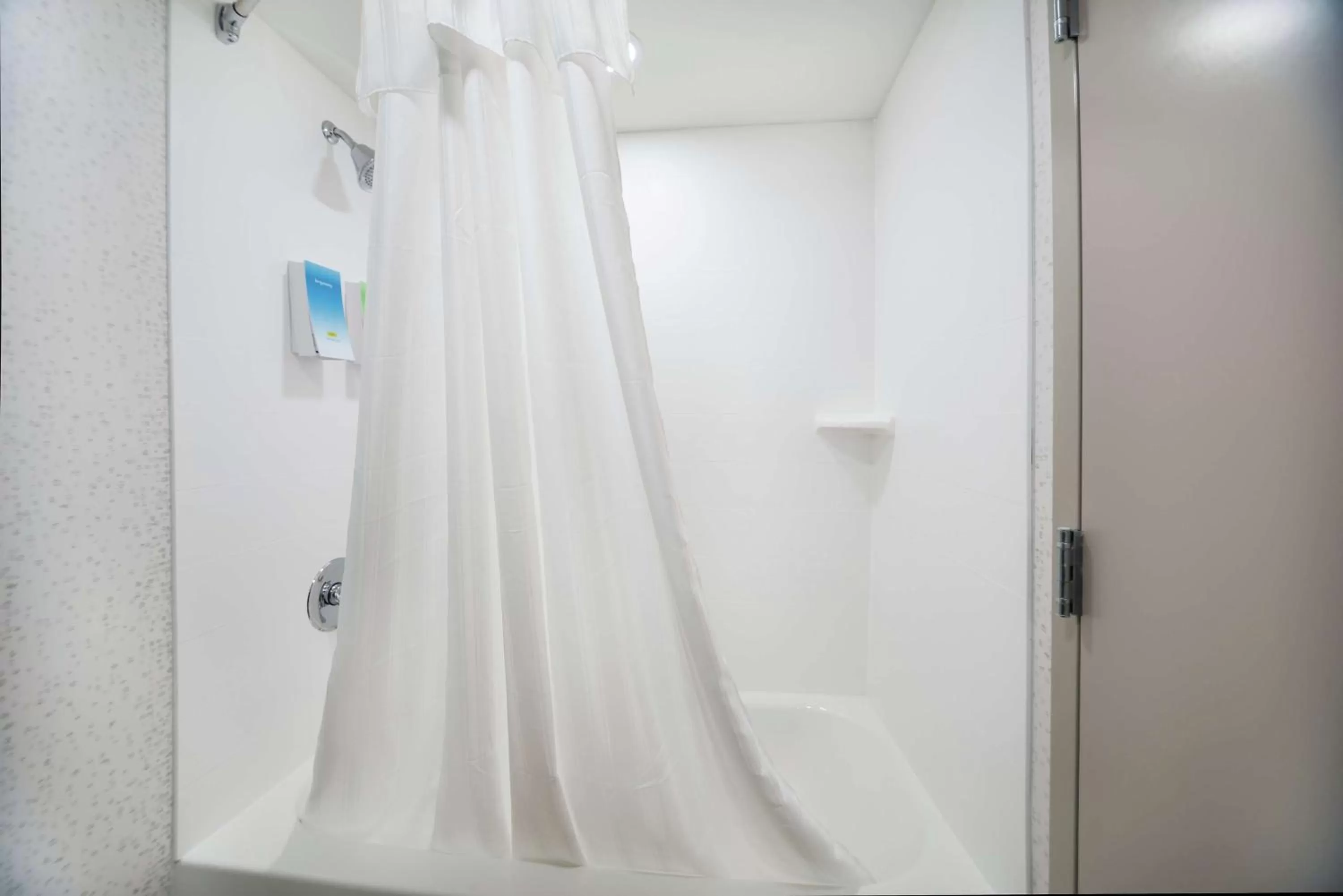 Bathroom in Home2 Suites By Hilton King Of Prussia Valley Forge