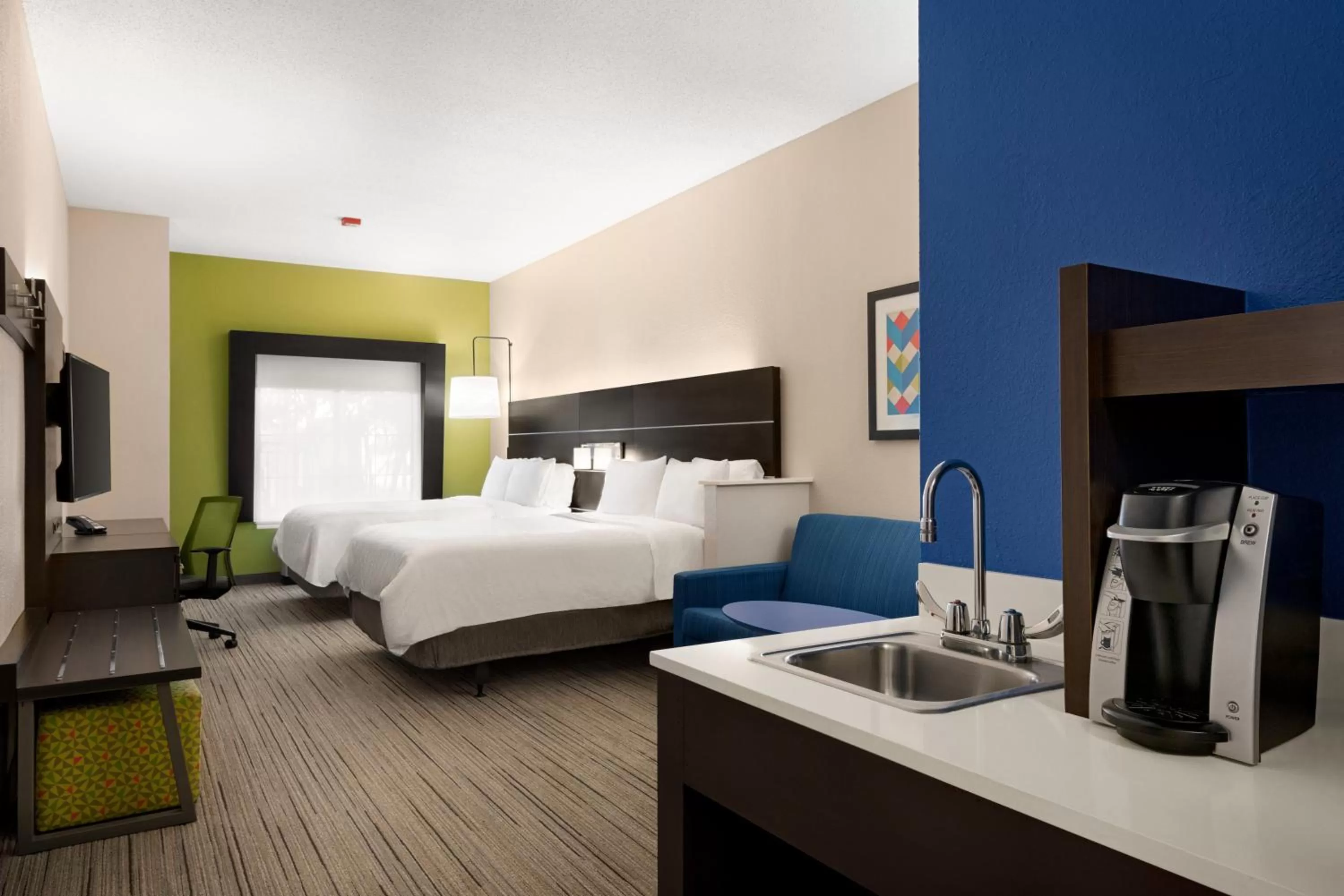 Photo of the whole room, Bed in Holiday Inn Express Hotel & Suites McAlester by IHG