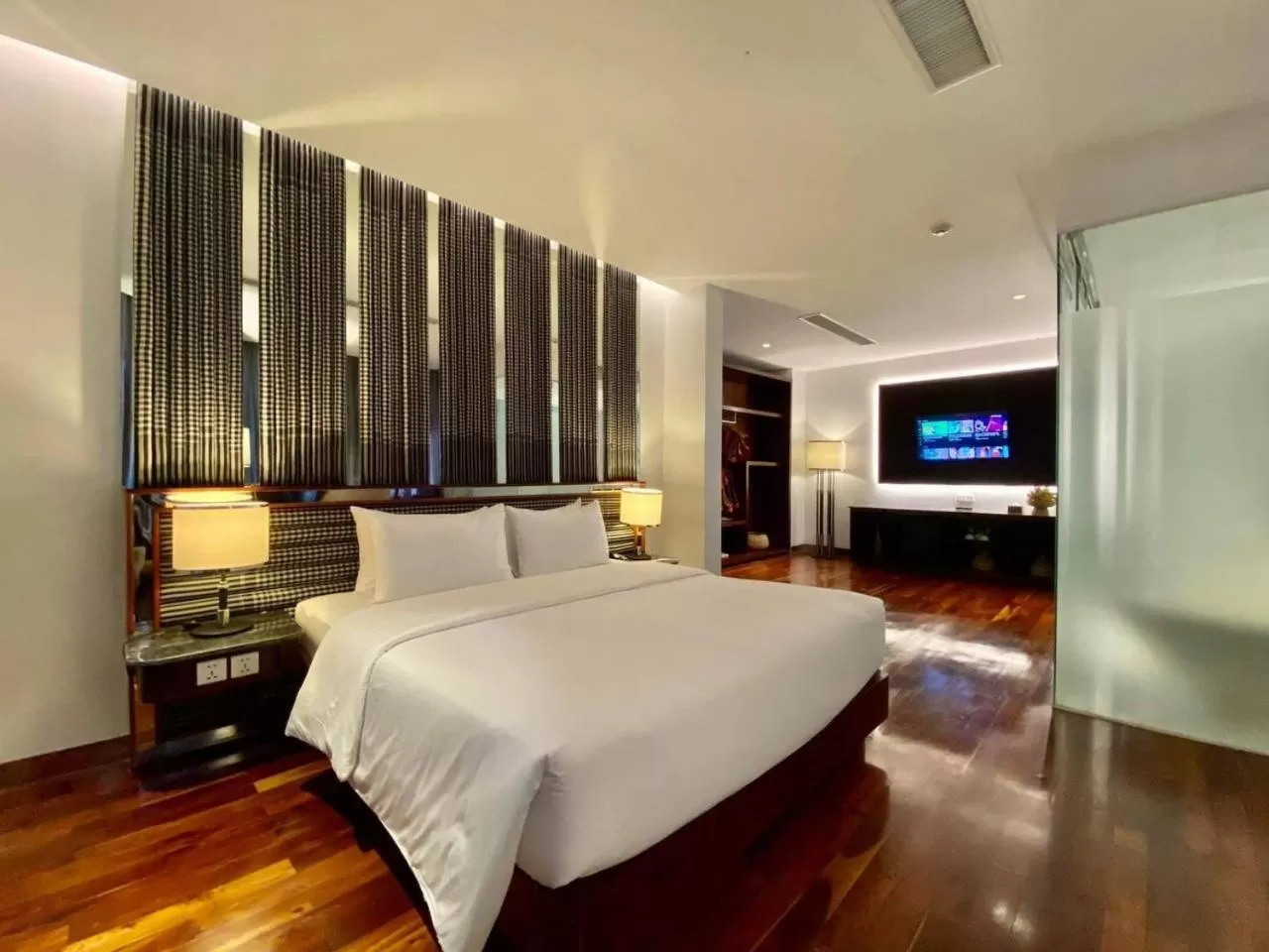 Photo of the whole room, Bed in UTEY Hotel