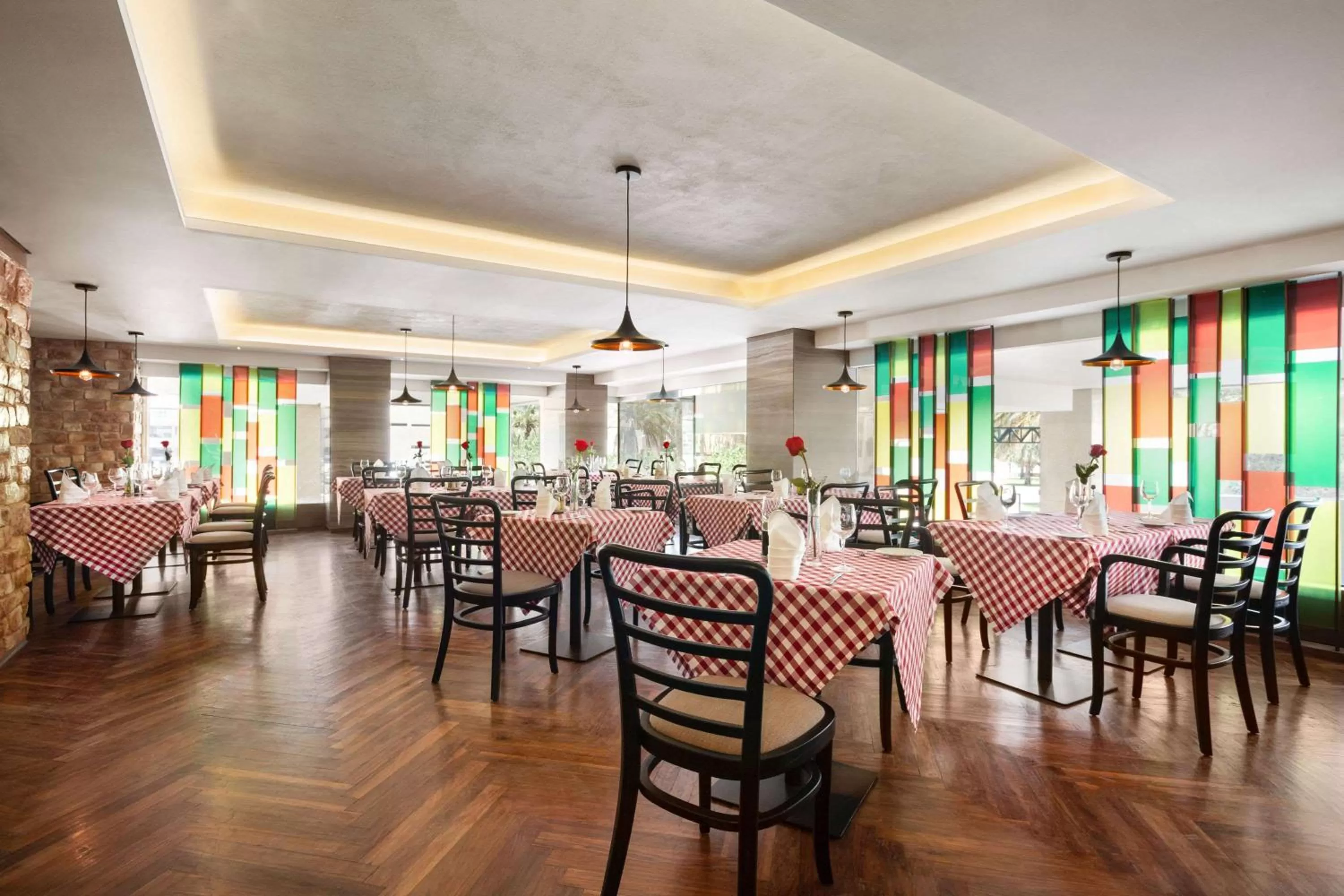 Restaurant/places to eat in Wyndham Garden Manama