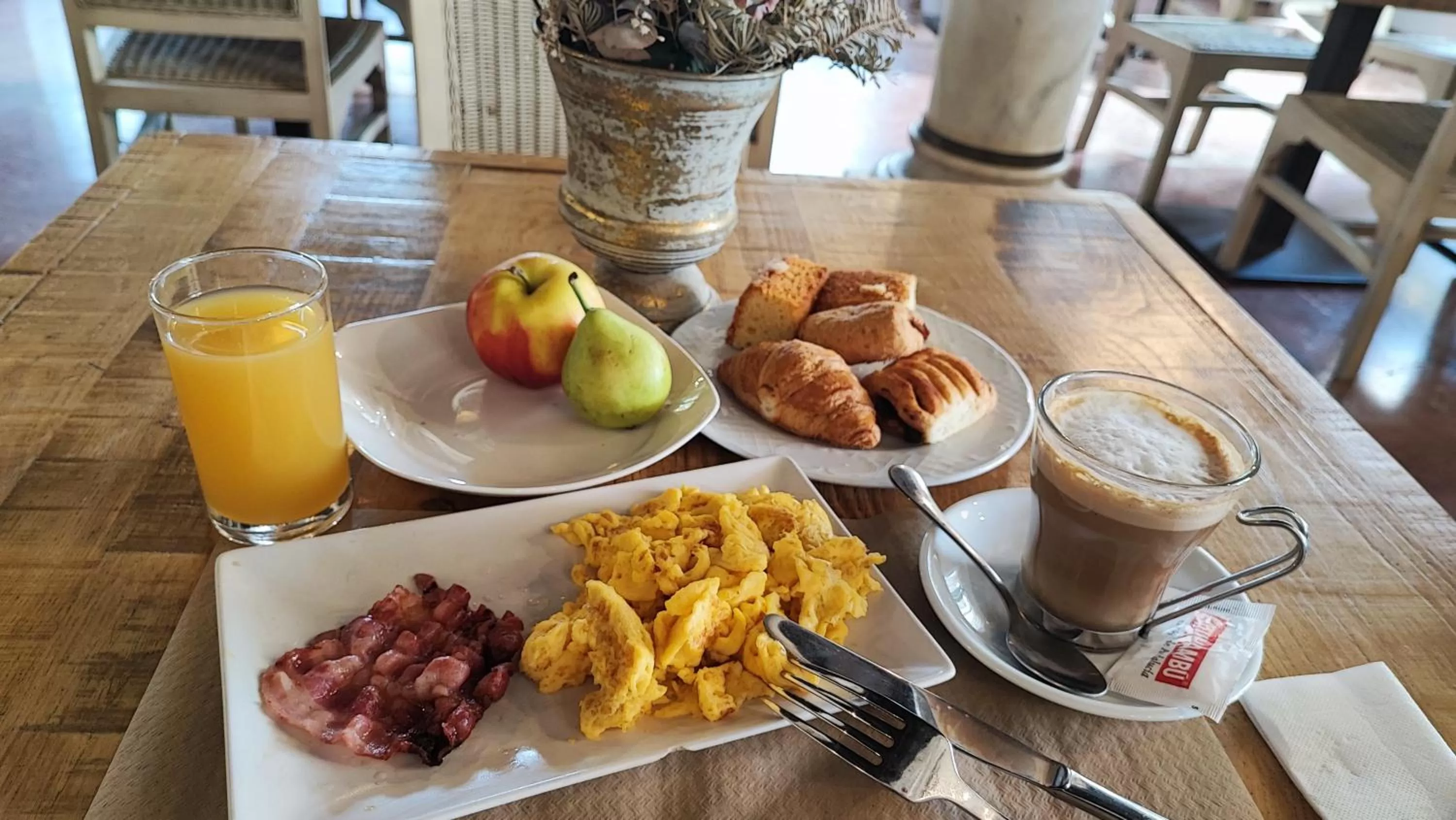 Breakfast in Hotel Oromana