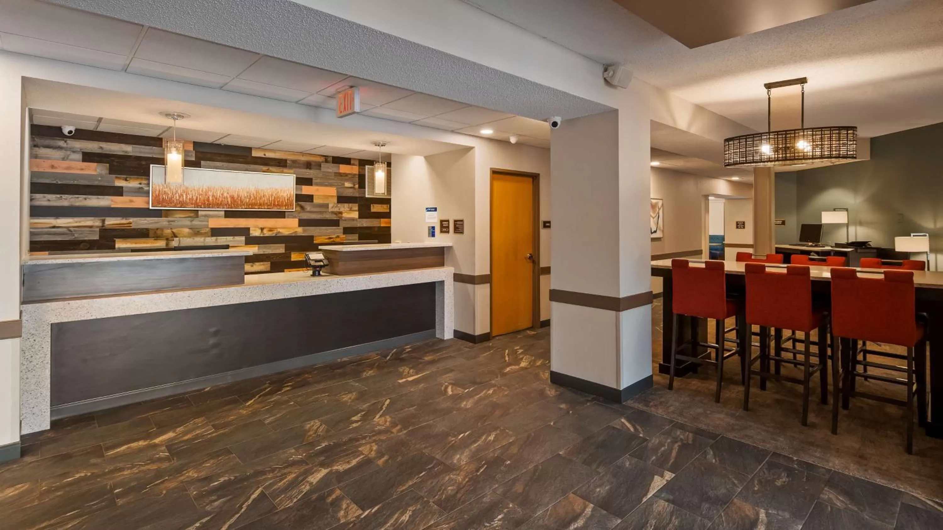 Lobby or reception in Best Western Plus Hudson I-94