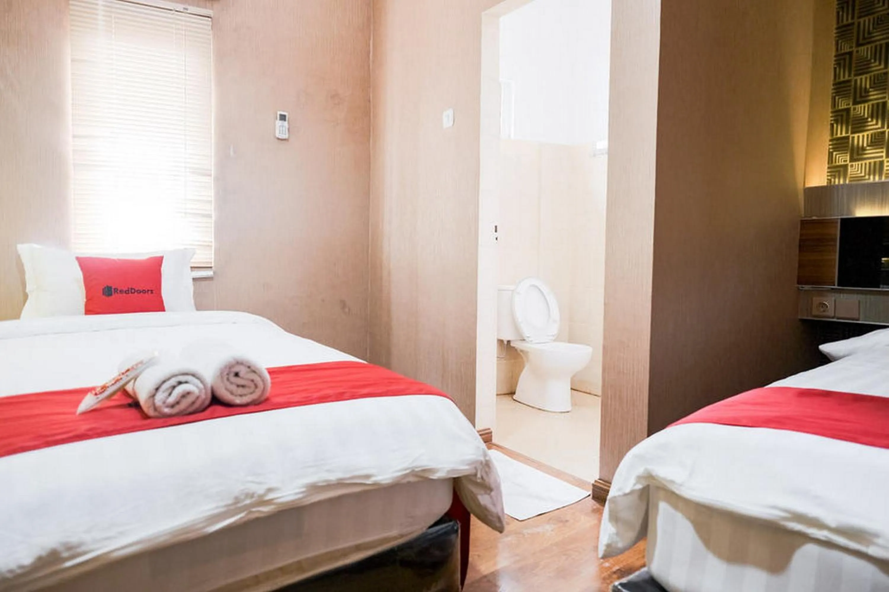 Bed in RedDoorz Plus @ Simpang USU Medan