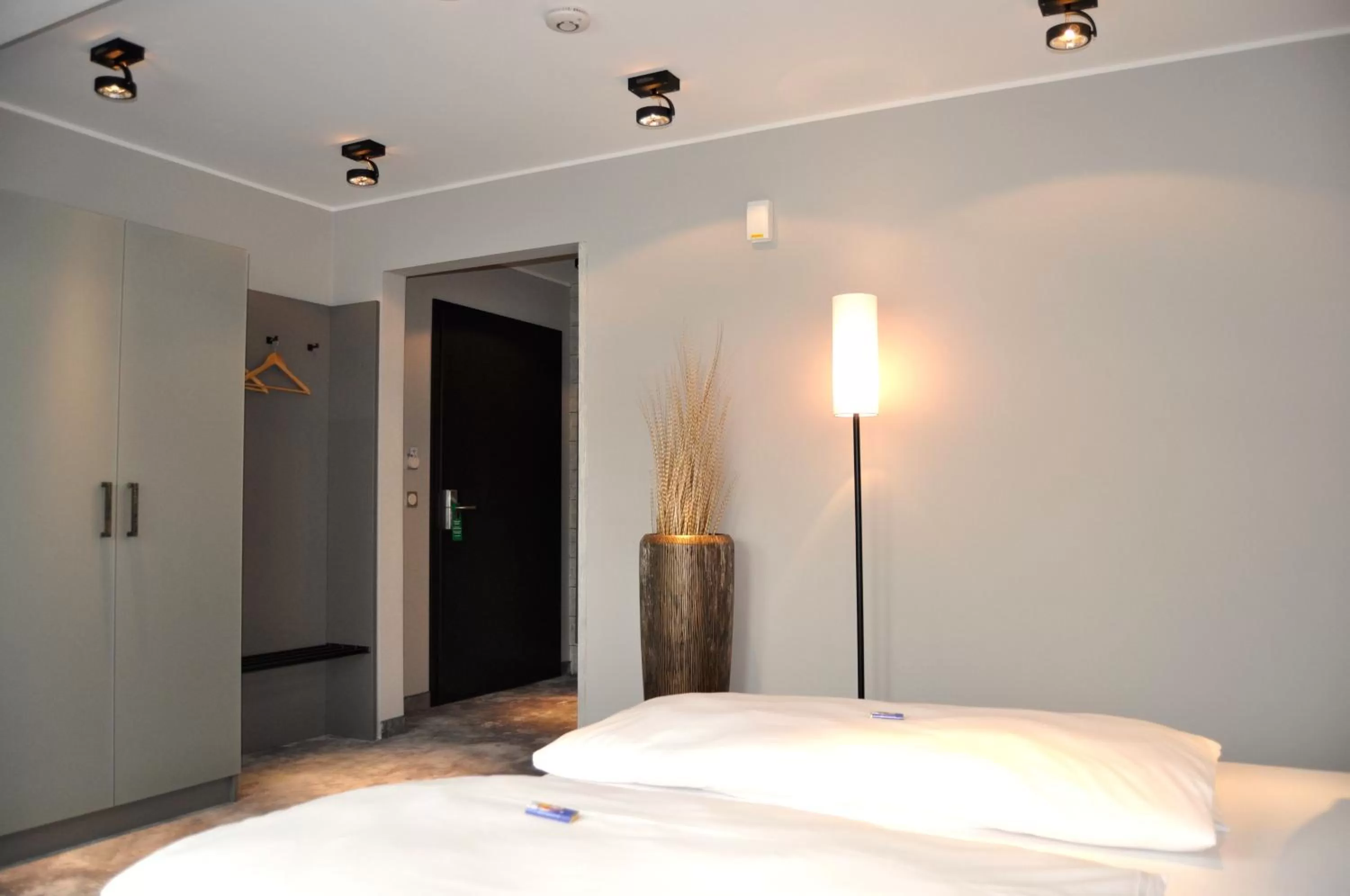 Bedroom, Bed in StrandBerg's Designhotel Viktoria