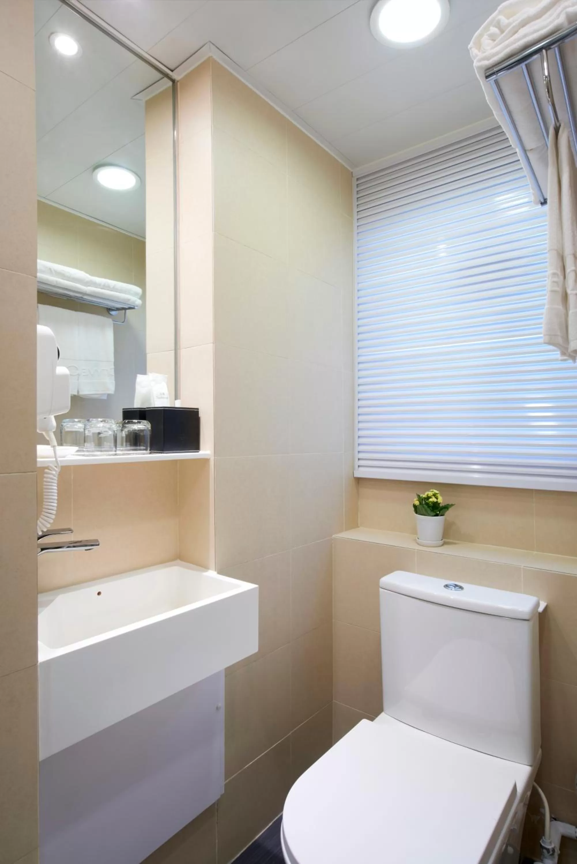 Bathroom in The Cityview - Chinese YMCA of Hong Kong