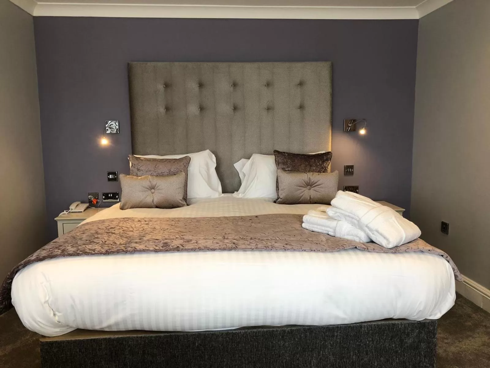 Bed in Exeter Court Hotel