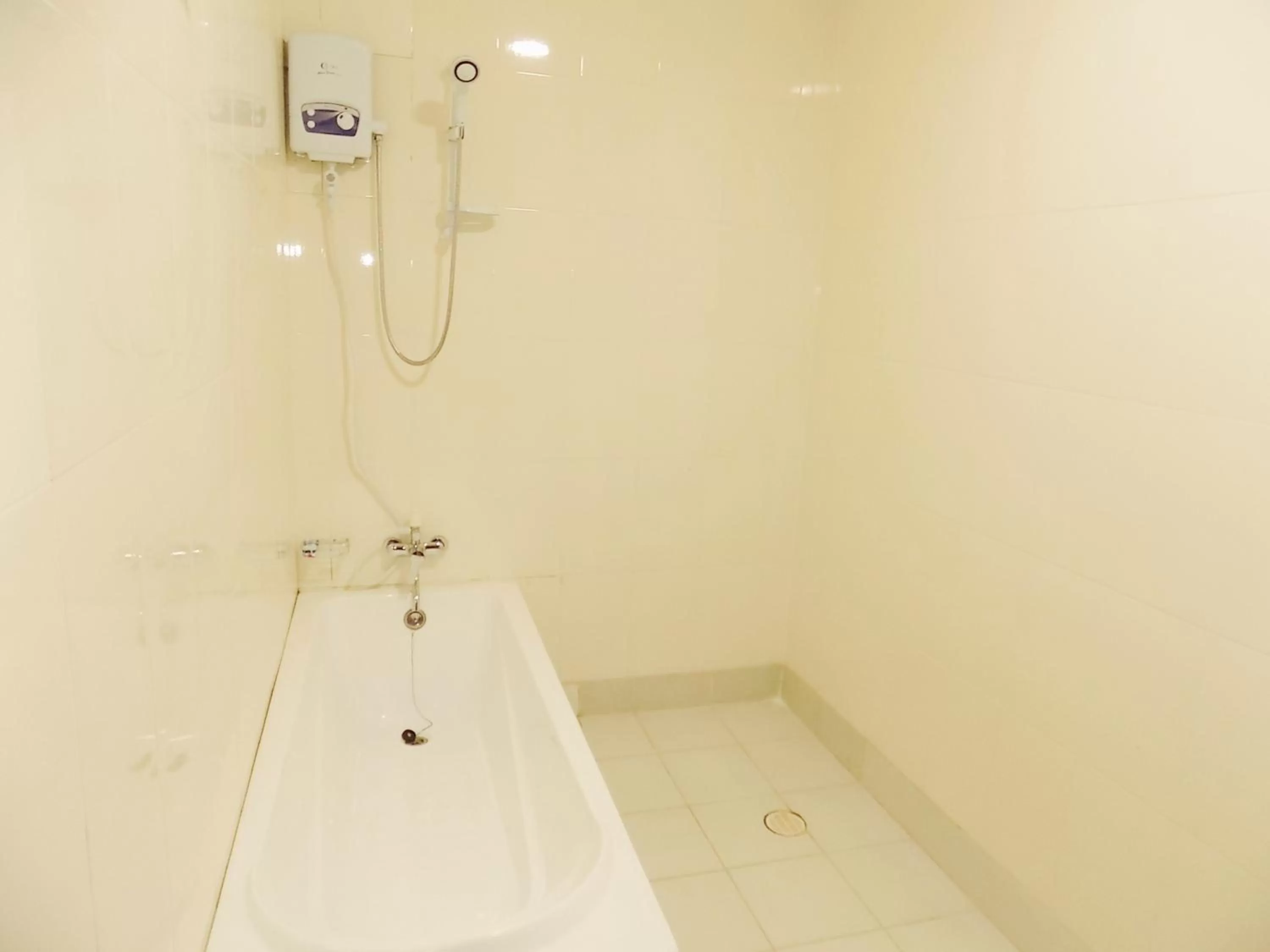 Shower in Sunrise Hotel Kampala