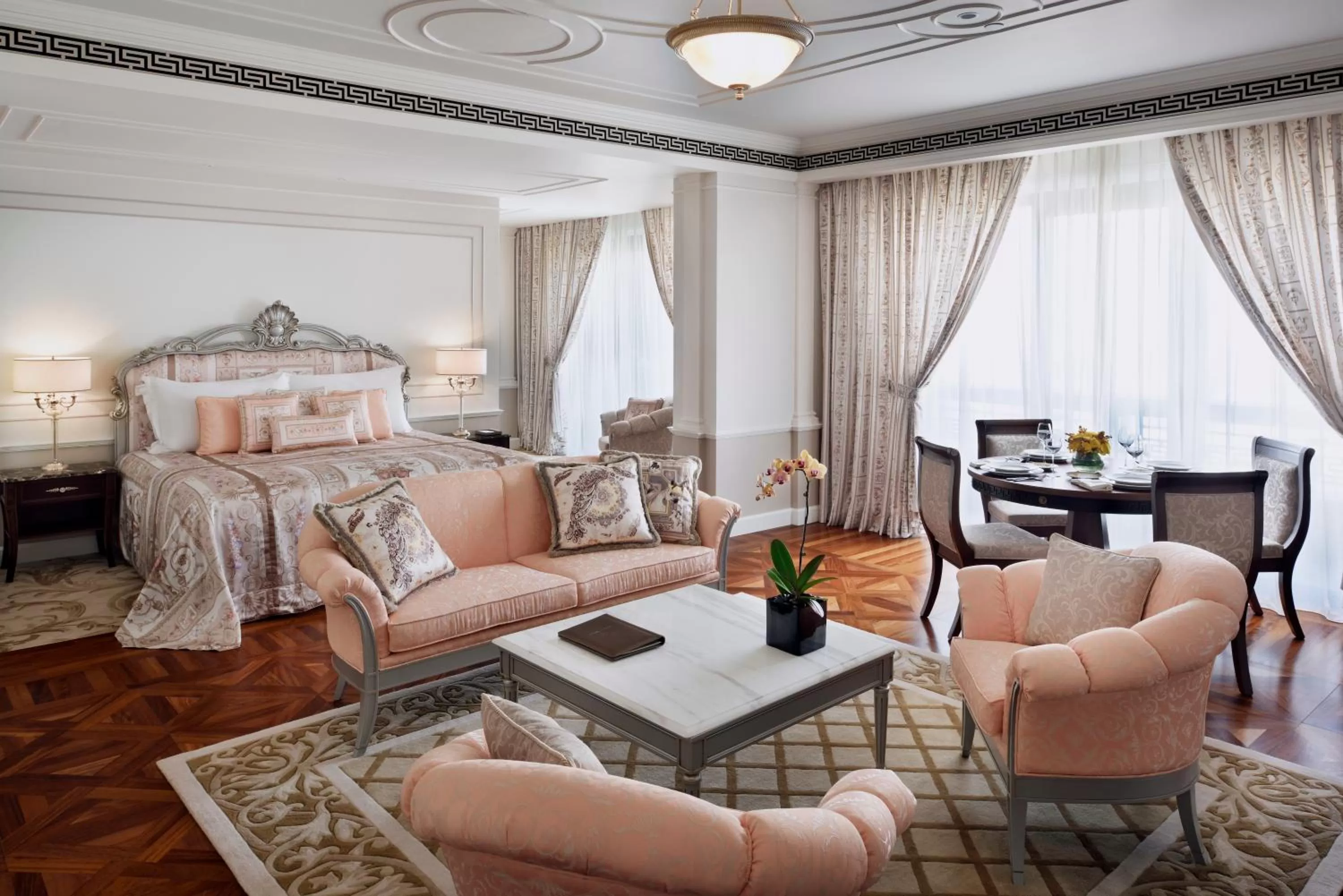 Living room, Bed in Palazzo Versace Dubai