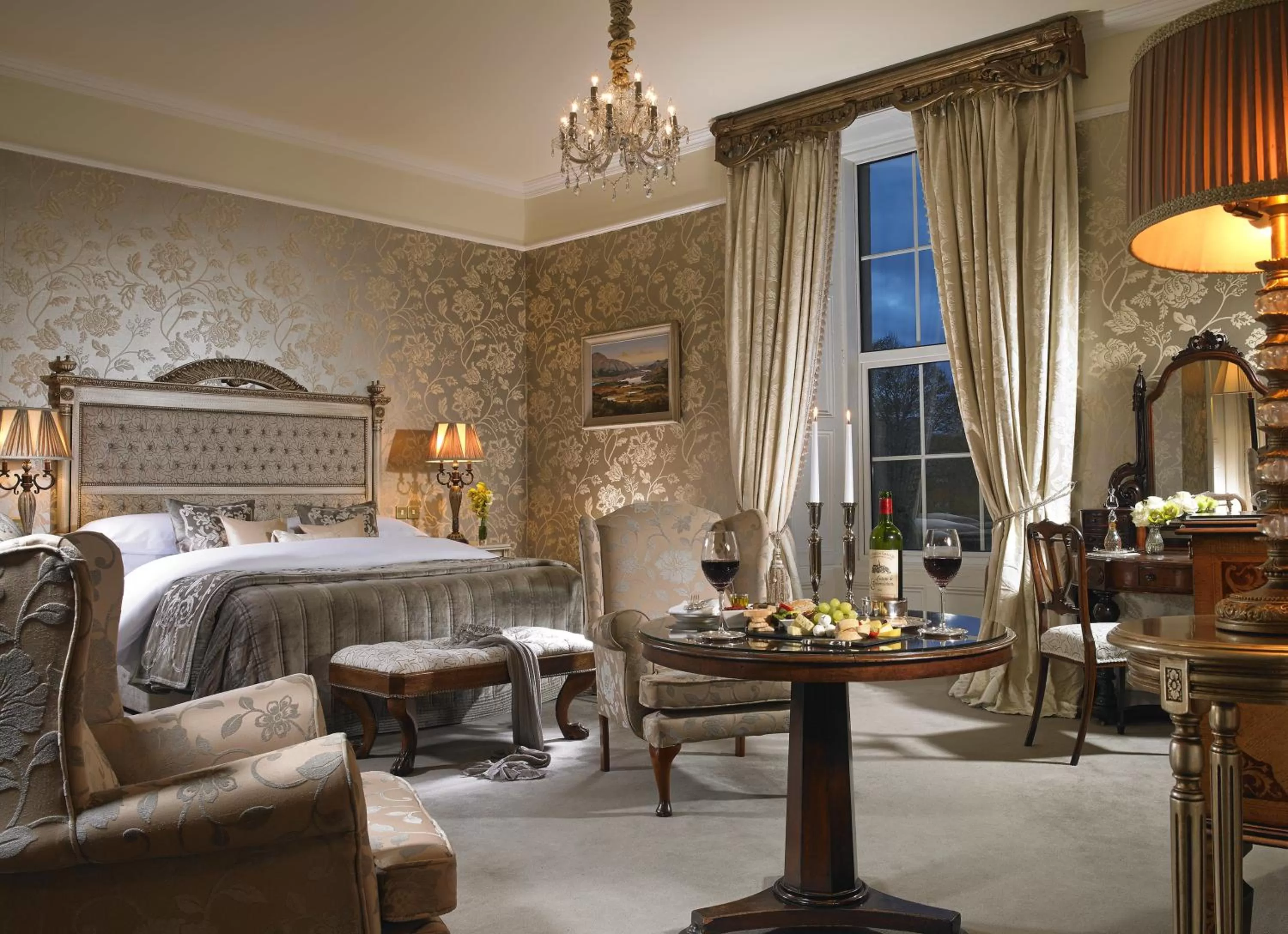 Photo of the whole room, Bed in Great Southern Killarney