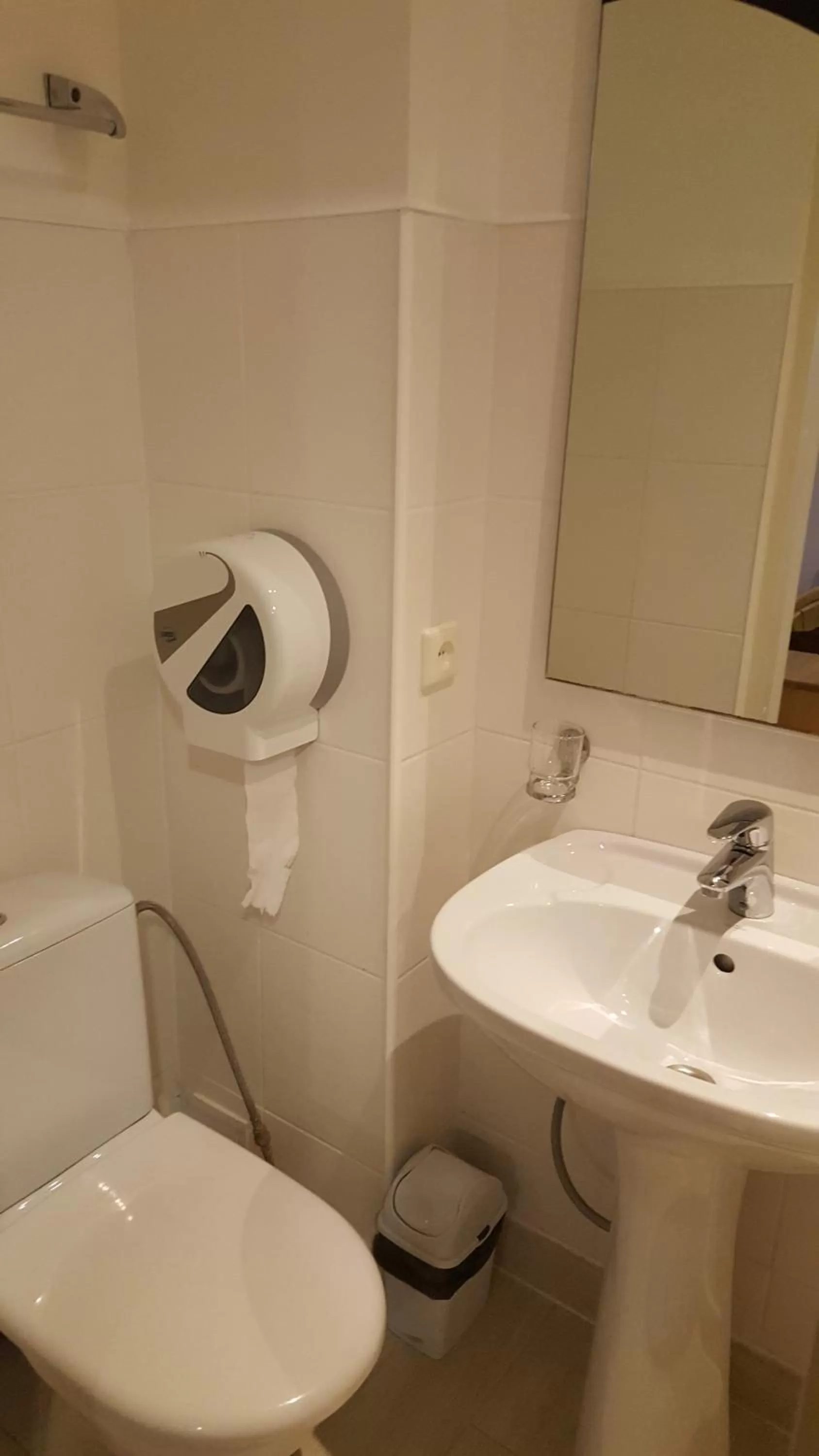 Shower in Sunset Hotel