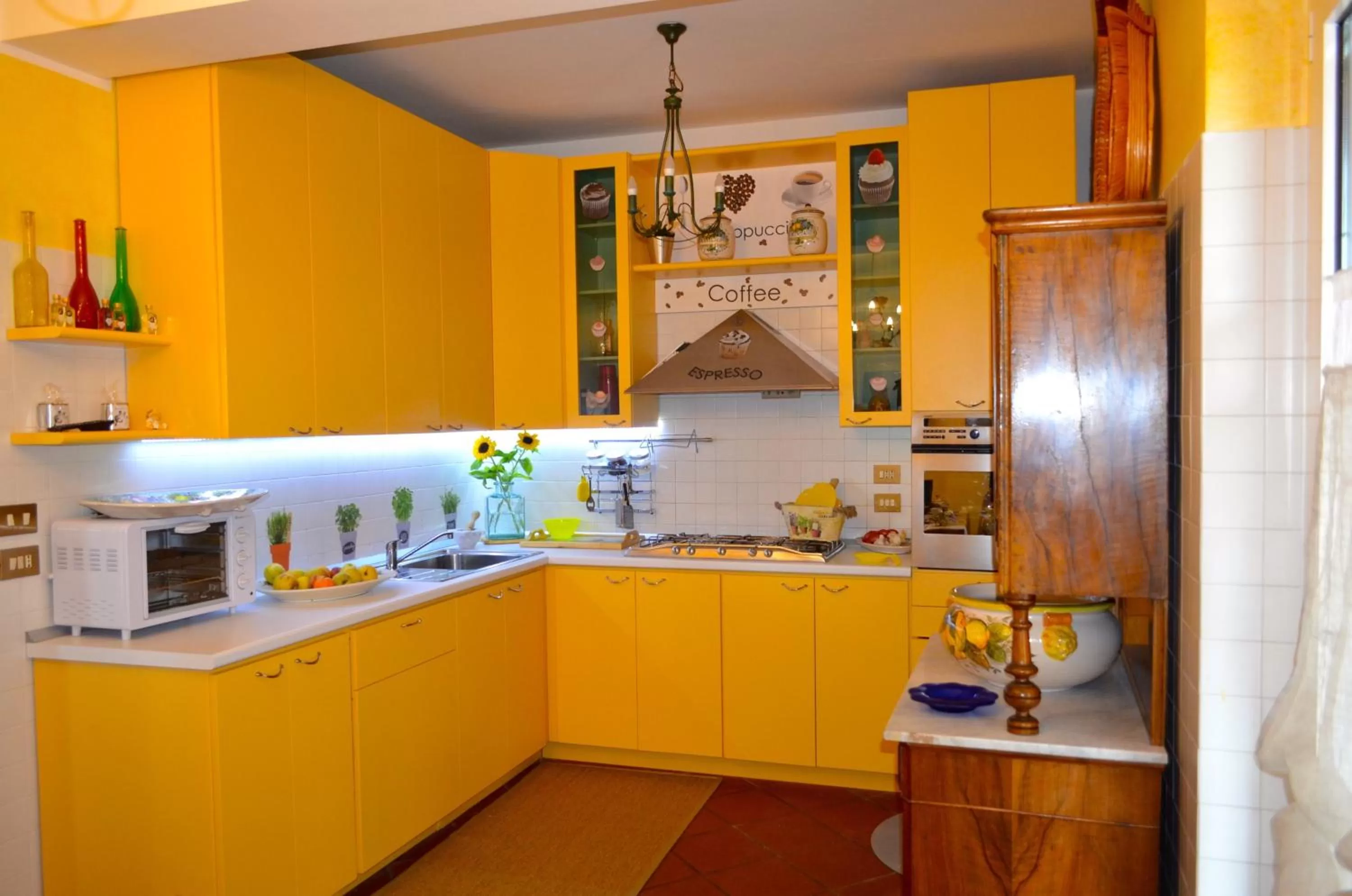 Kitchen/Kitchenette in The Incantation Guest House