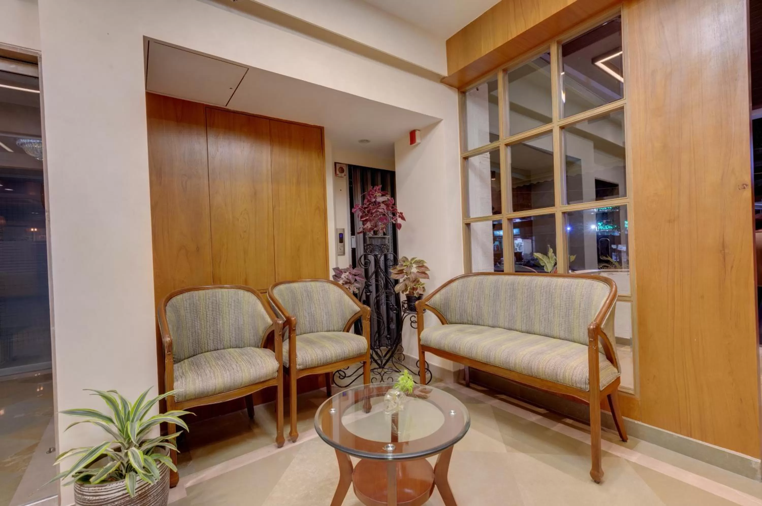 Lobby or reception in The Beacon Hotel Vadodara