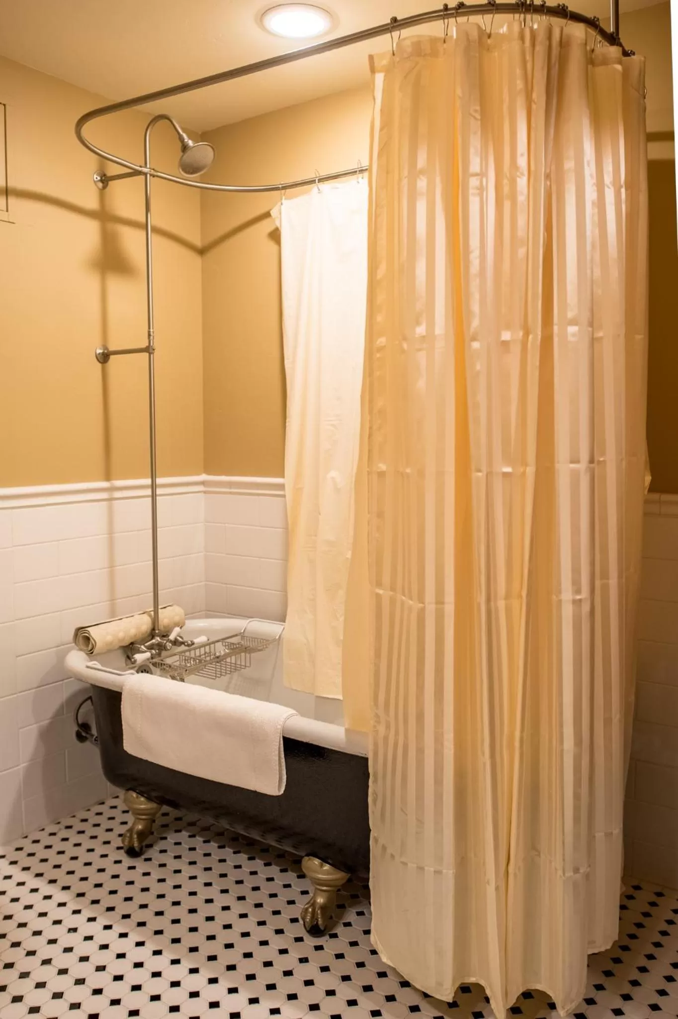 Bathroom in Weatherford Hotel