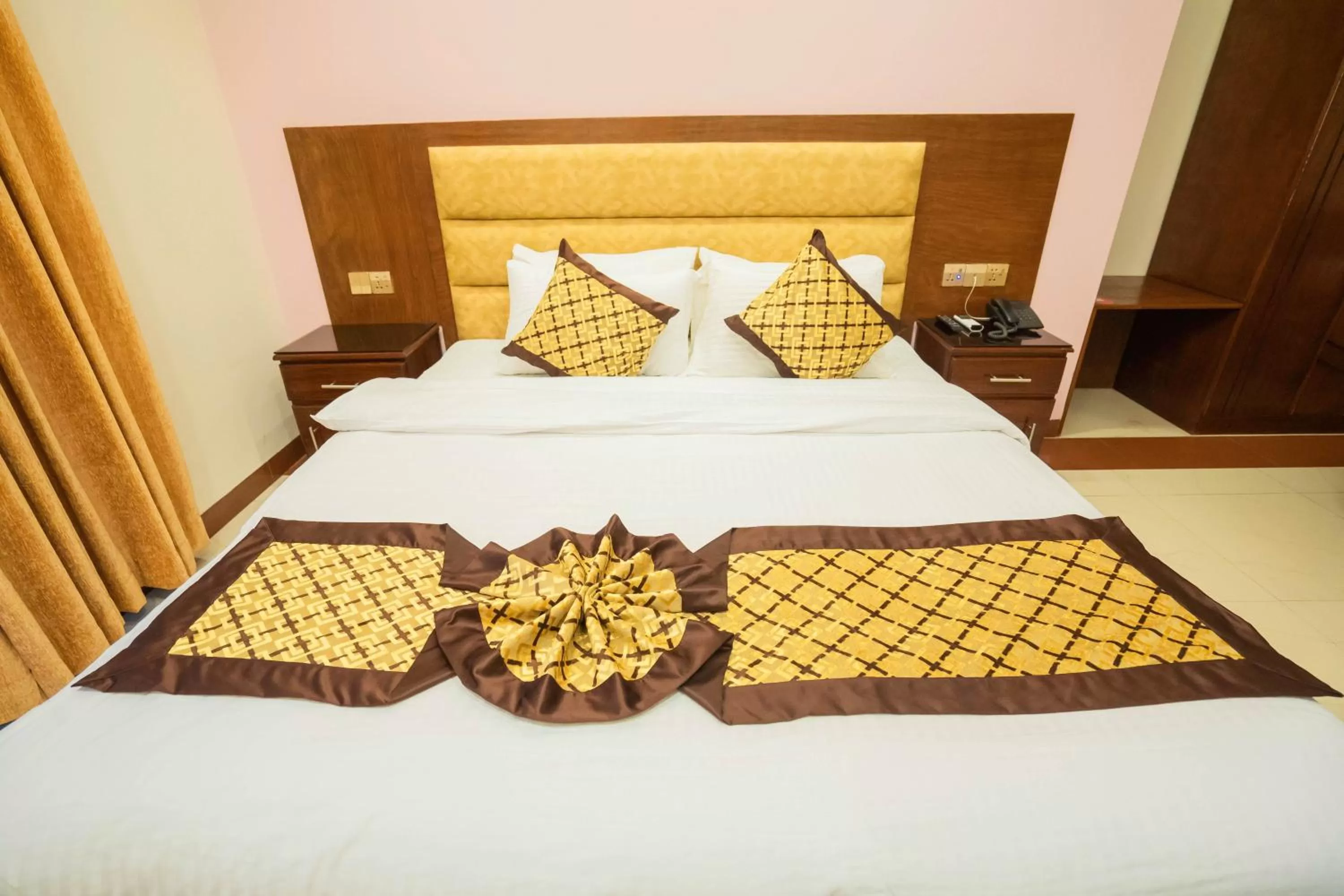 Bed in Central Inn Dhaka City Centre
