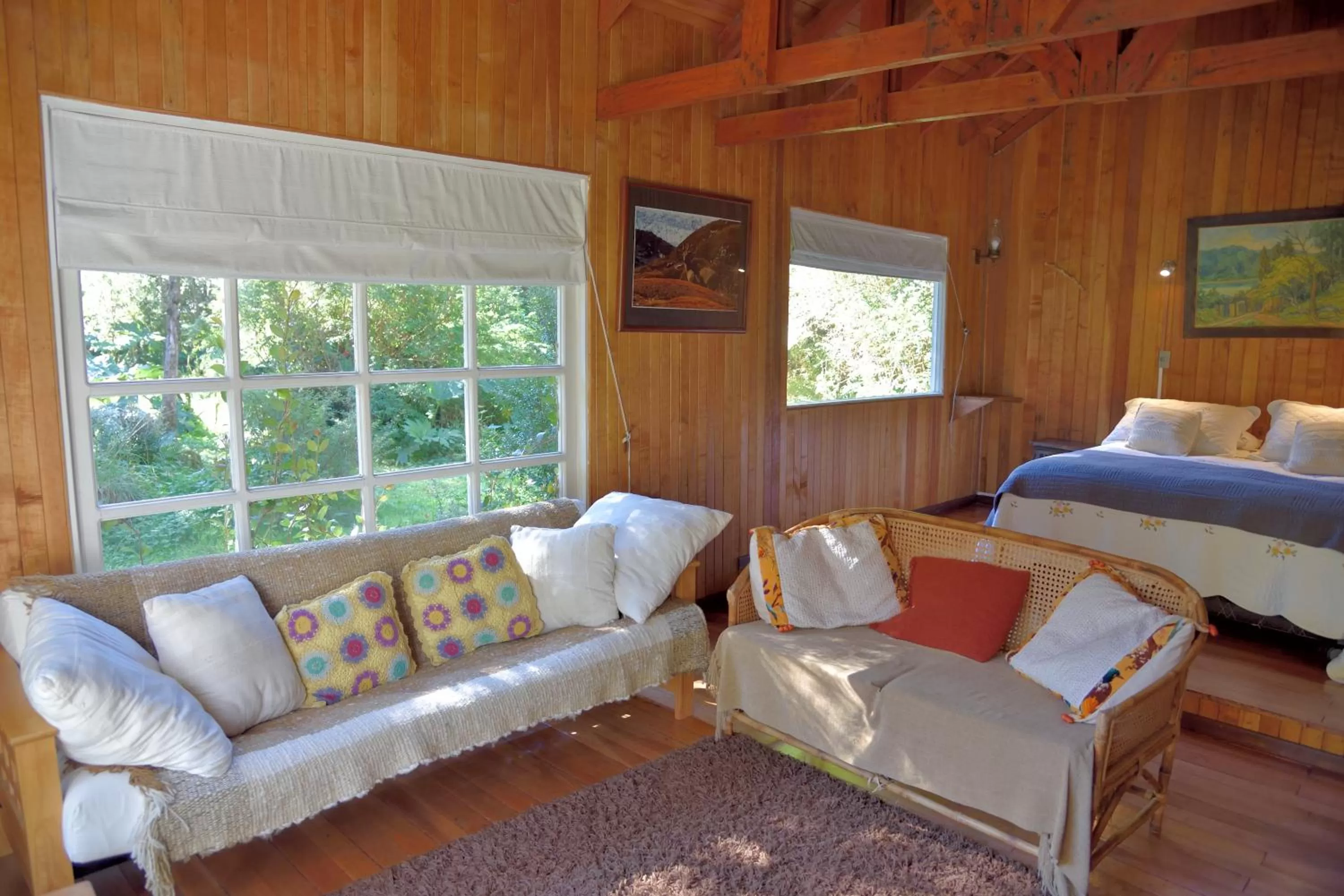 Bedroom, Seating Area in Posada Queulat