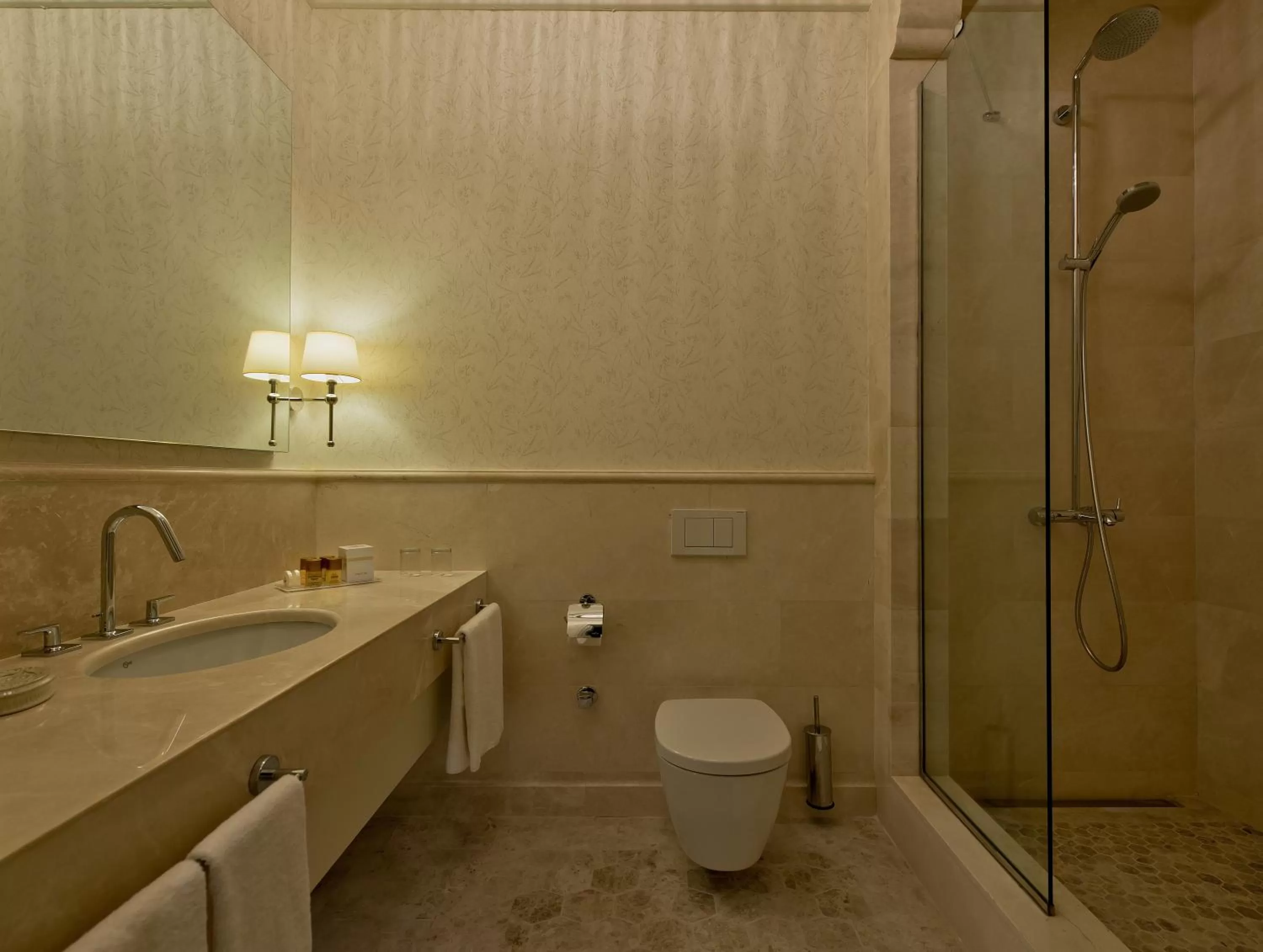 Bathroom in Vialand Palace Hotel