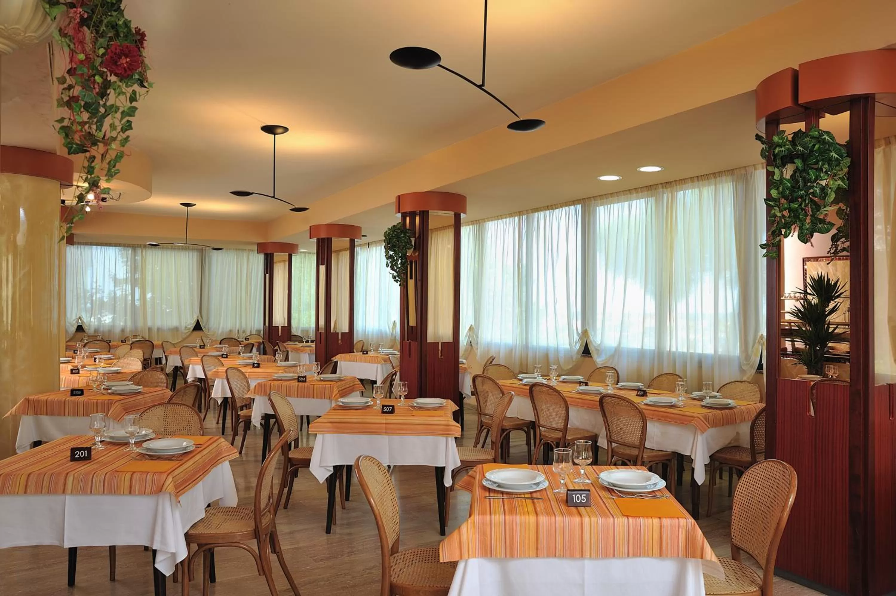 Restaurant/places to eat in Hotel Ausonia