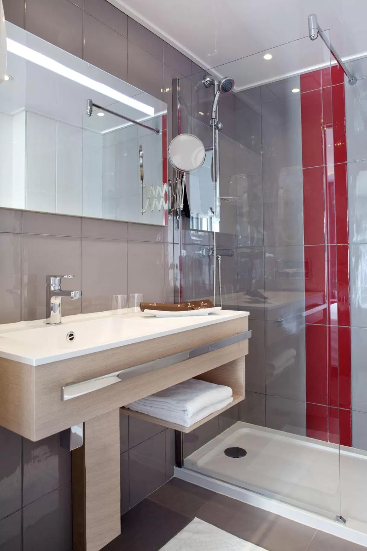 Bathroom in Paris Bastille